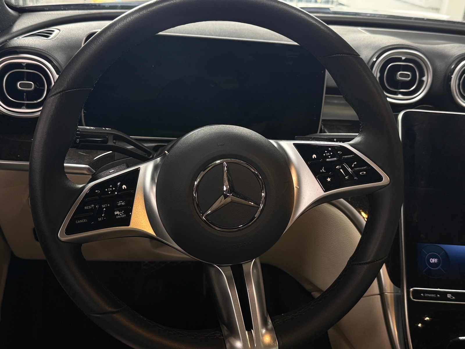 Thumbnail: 2025 Mercedes-Benz C-Class - 4