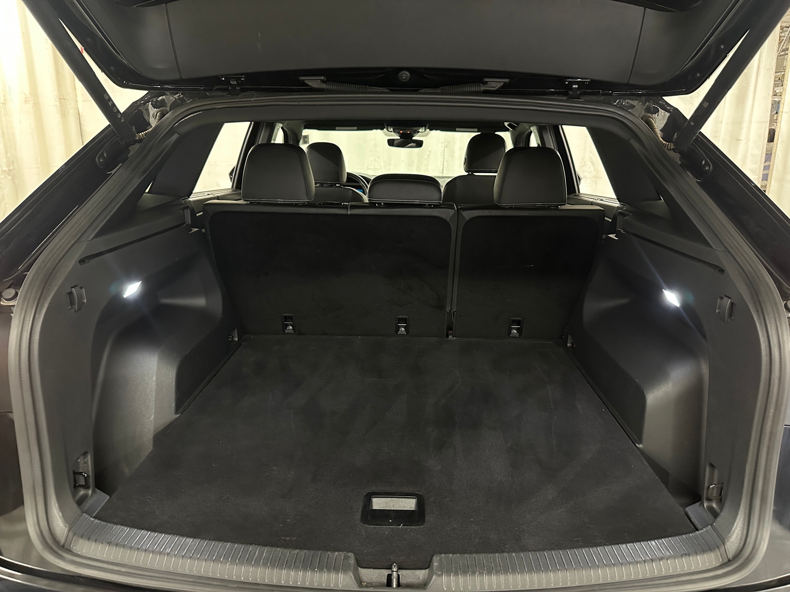 Thumbnail: 2025 Volkswagen Atlas - 6