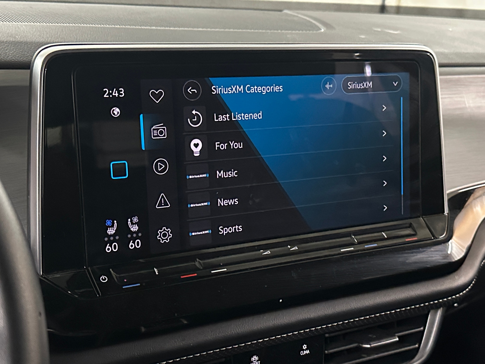 Thumbnail: 2025 Volkswagen Atlas - 3