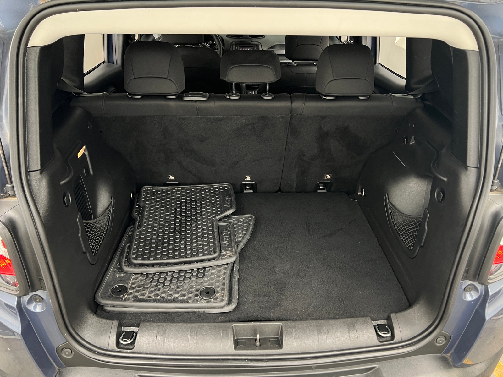 Thumbnail: 2020 Jeep Renegade - 7