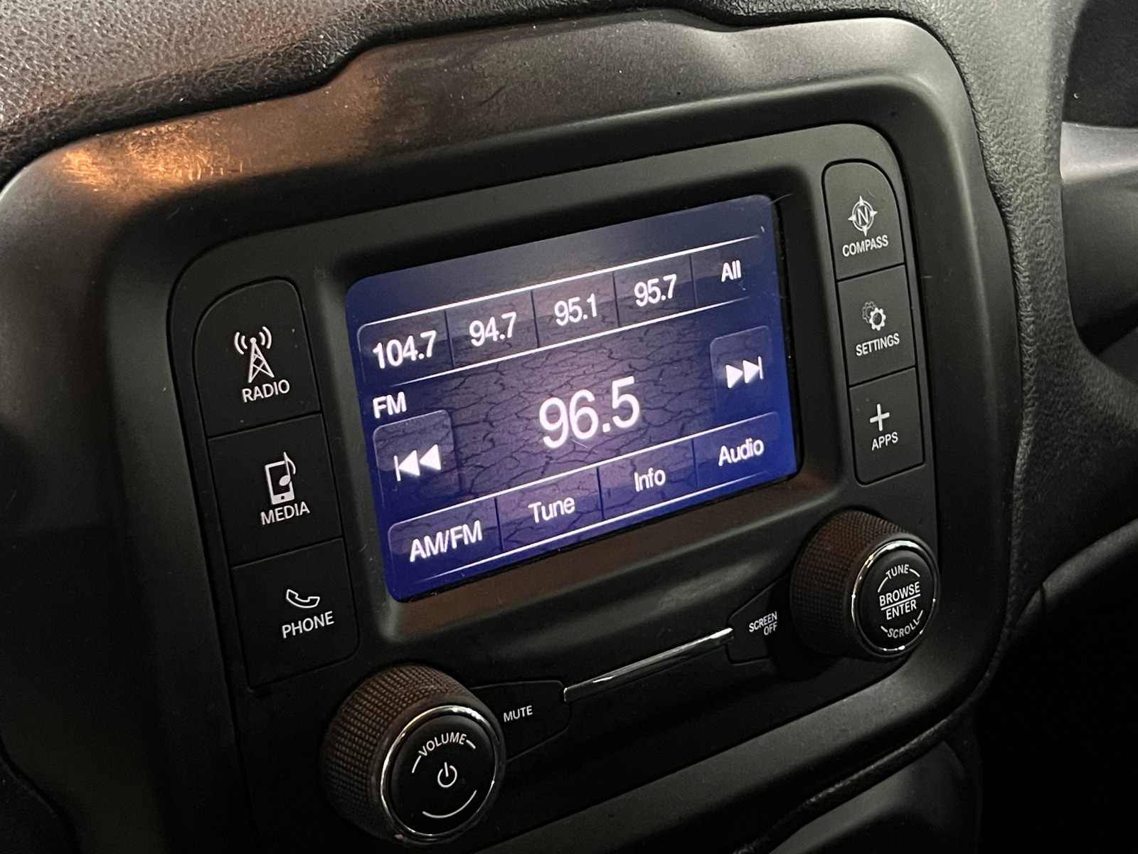 Thumbnail: 2020 Jeep Renegade - 4