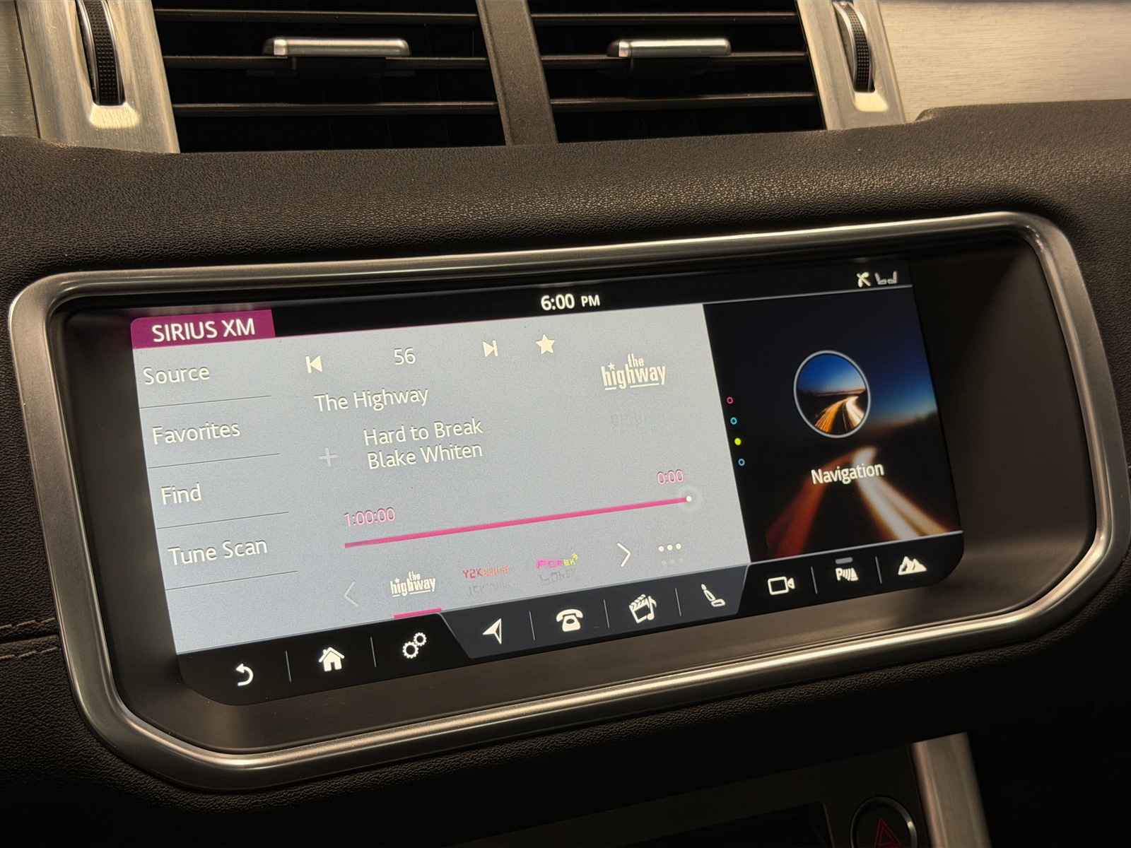 Thumbnail: 2017 Land Rover Range Rover Evoque - 3