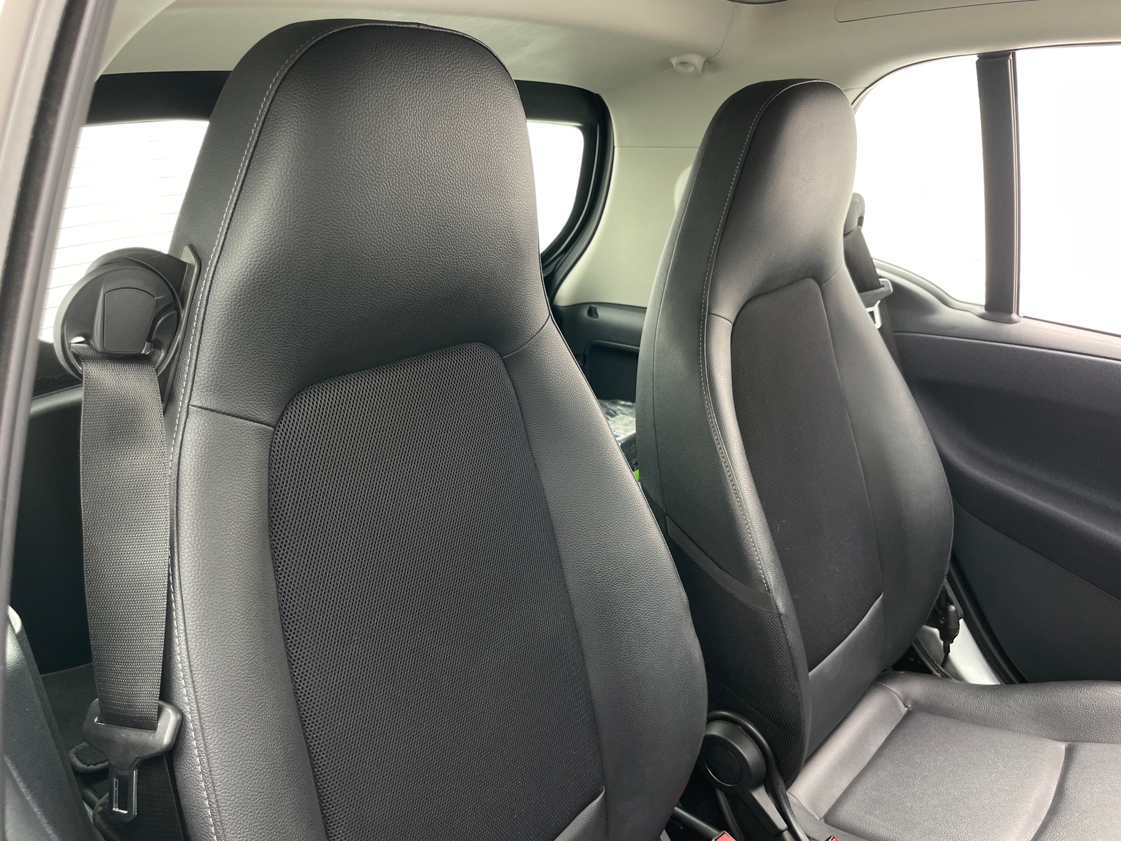 Thumbnail: 2015 smart fortwo - 2