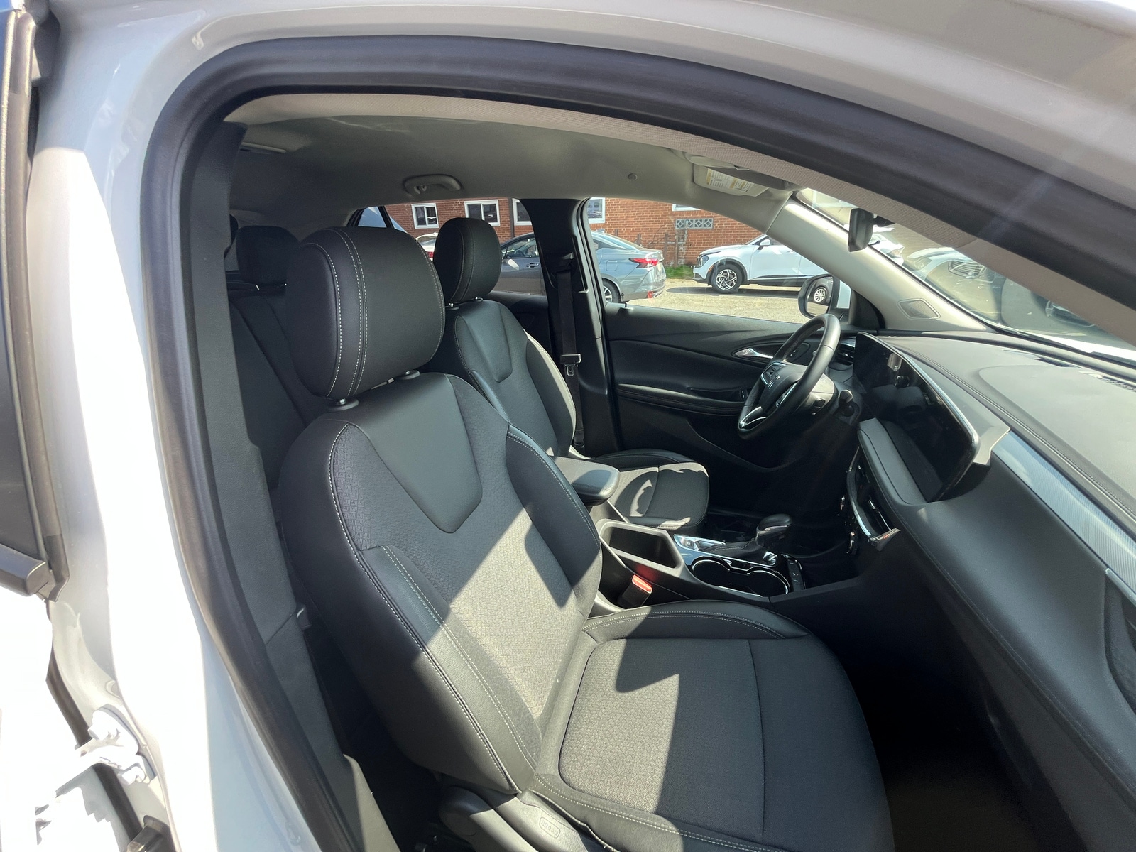 Thumbnail: 2025 Buick Encore GX - 2
