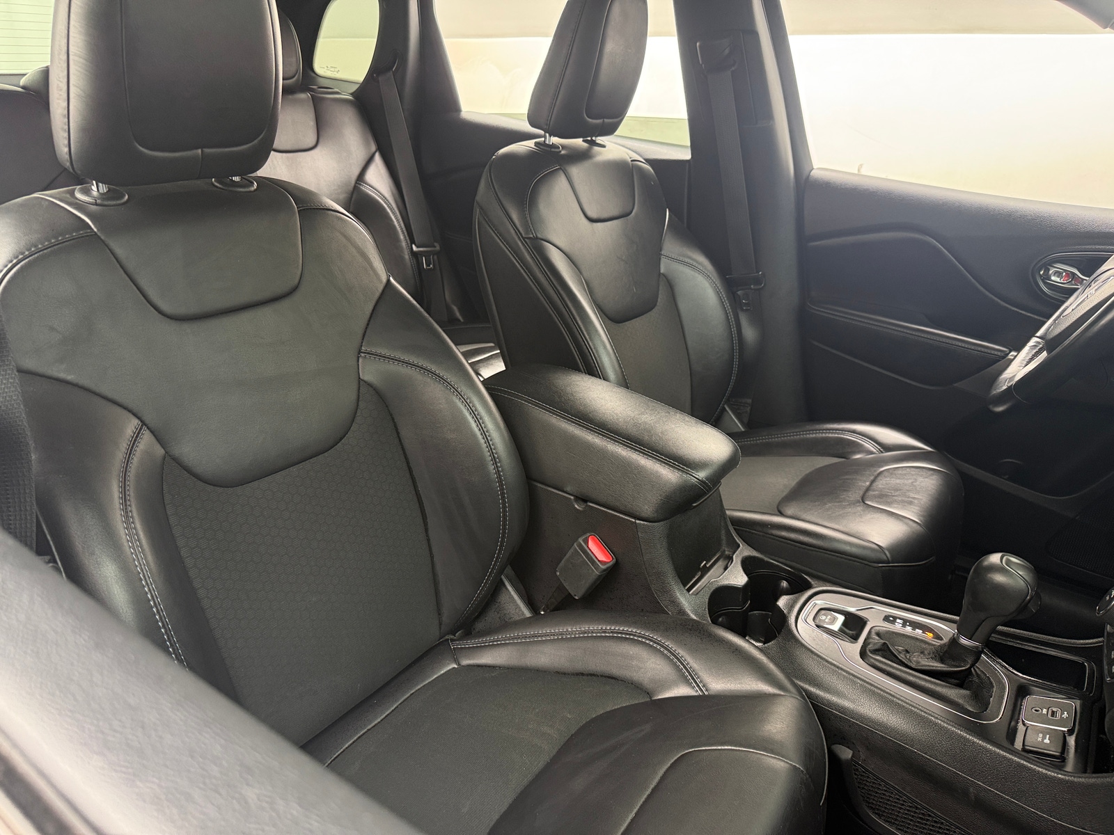 Thumbnail: 2019 Jeep Cherokee - 2