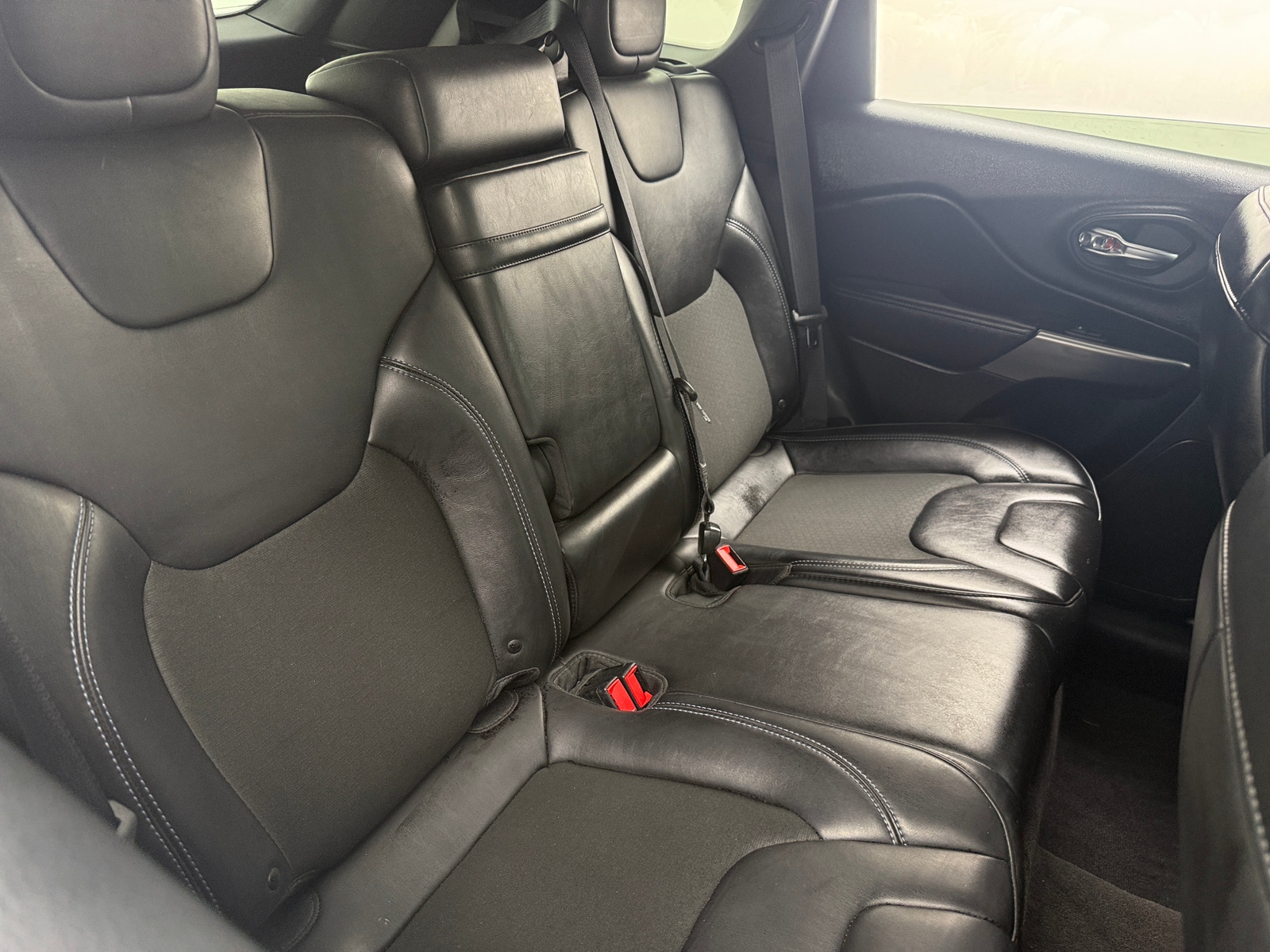 Thumbnail: 2019 Jeep Cherokee - 6