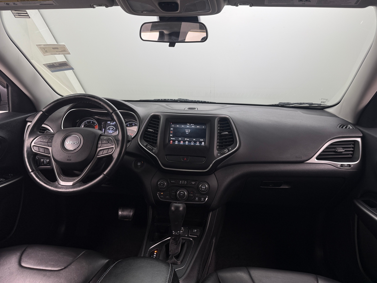 Thumbnail: 2019 Jeep Cherokee - 3