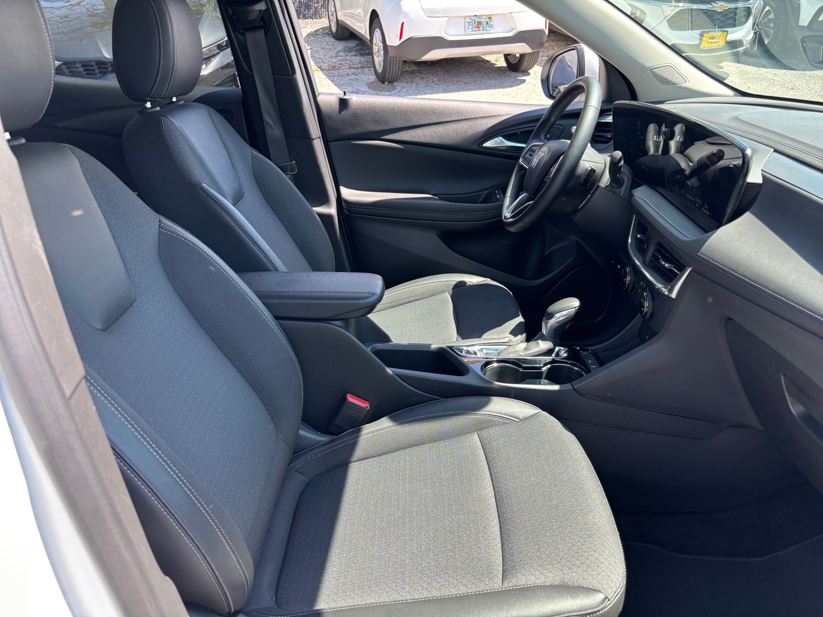 Thumbnail: 2025 Buick Encore GX - 2