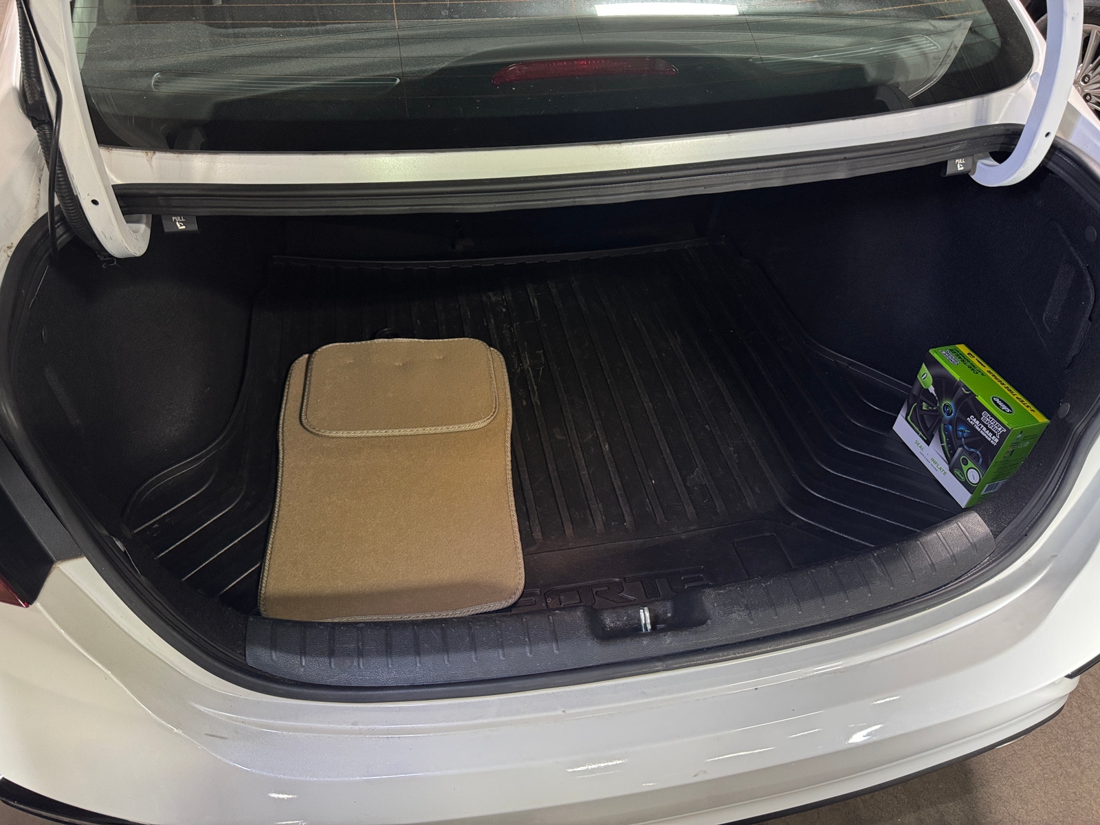 Thumbnail: 2021 Kia Forte - 7