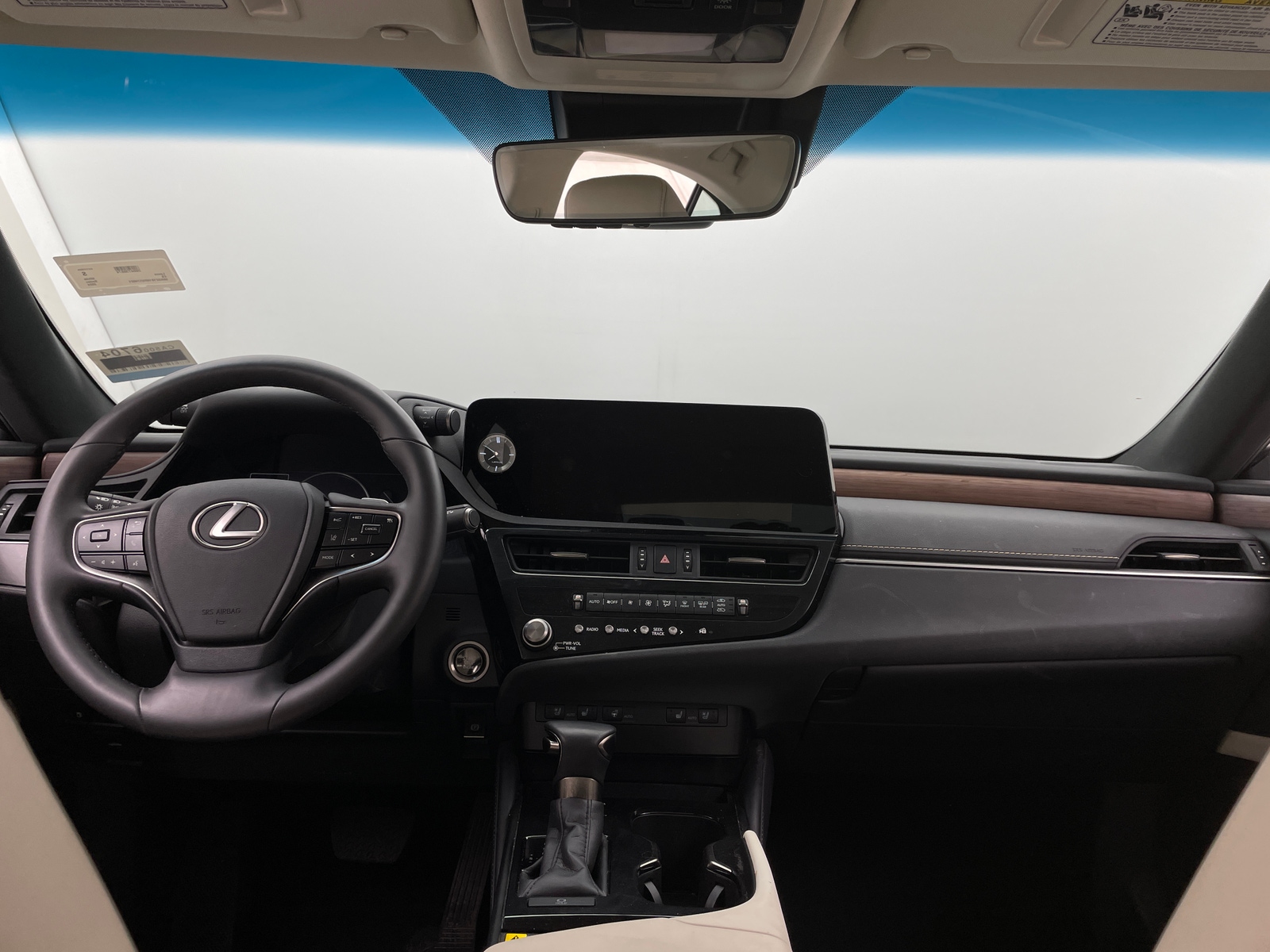 Thumbnail: 2024 Lexus ES - 2