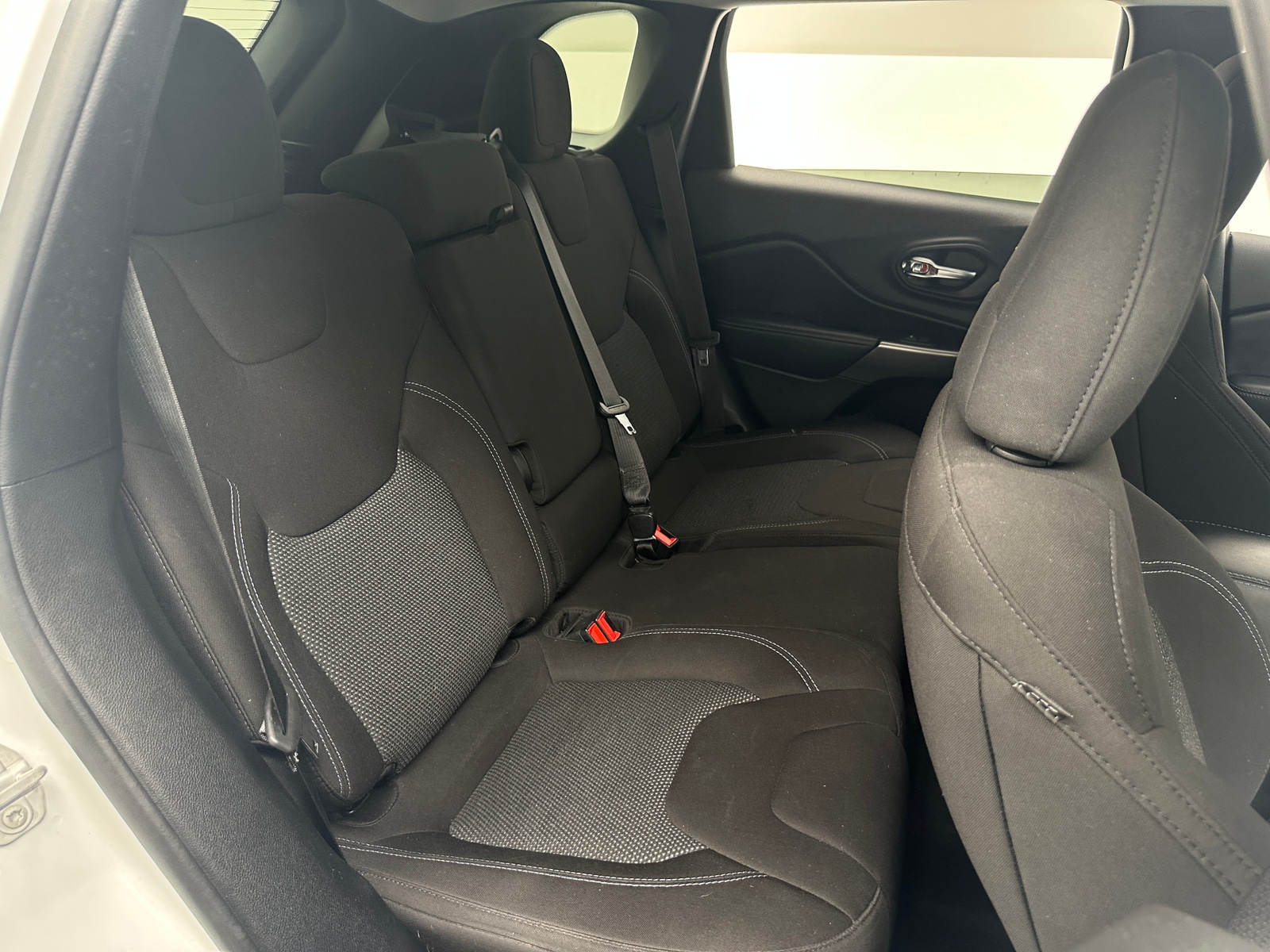 Thumbnail: 2020 Jeep Cherokee - 6