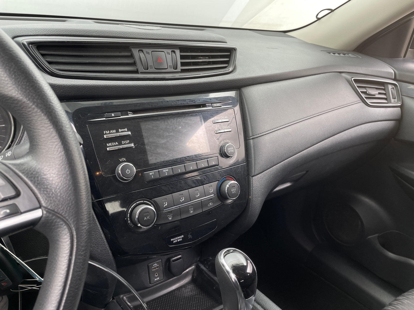 Thumbnail: 2017 Nissan Rogue - 4