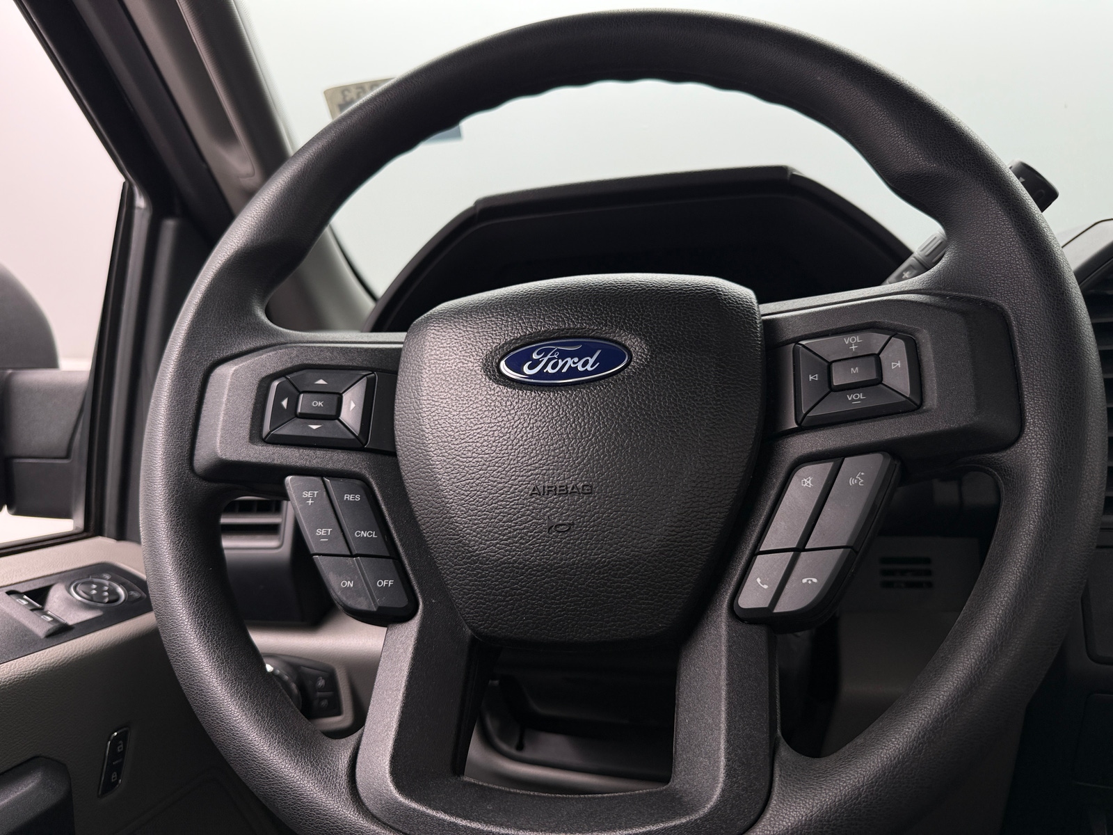 Thumbnail: 2018 Ford Econoline - 5