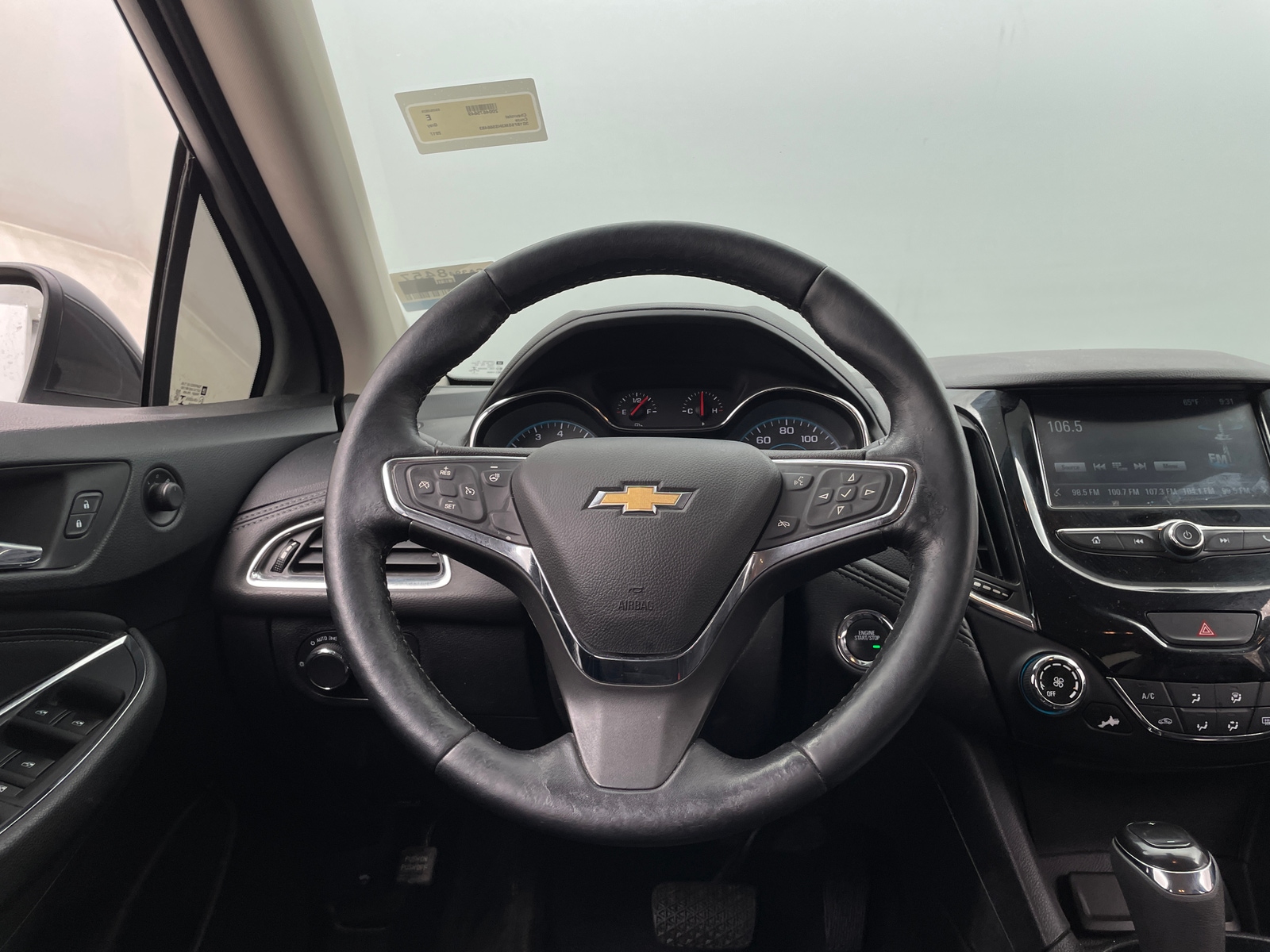 Thumbnail: 2017 Chevrolet Cruze - 4