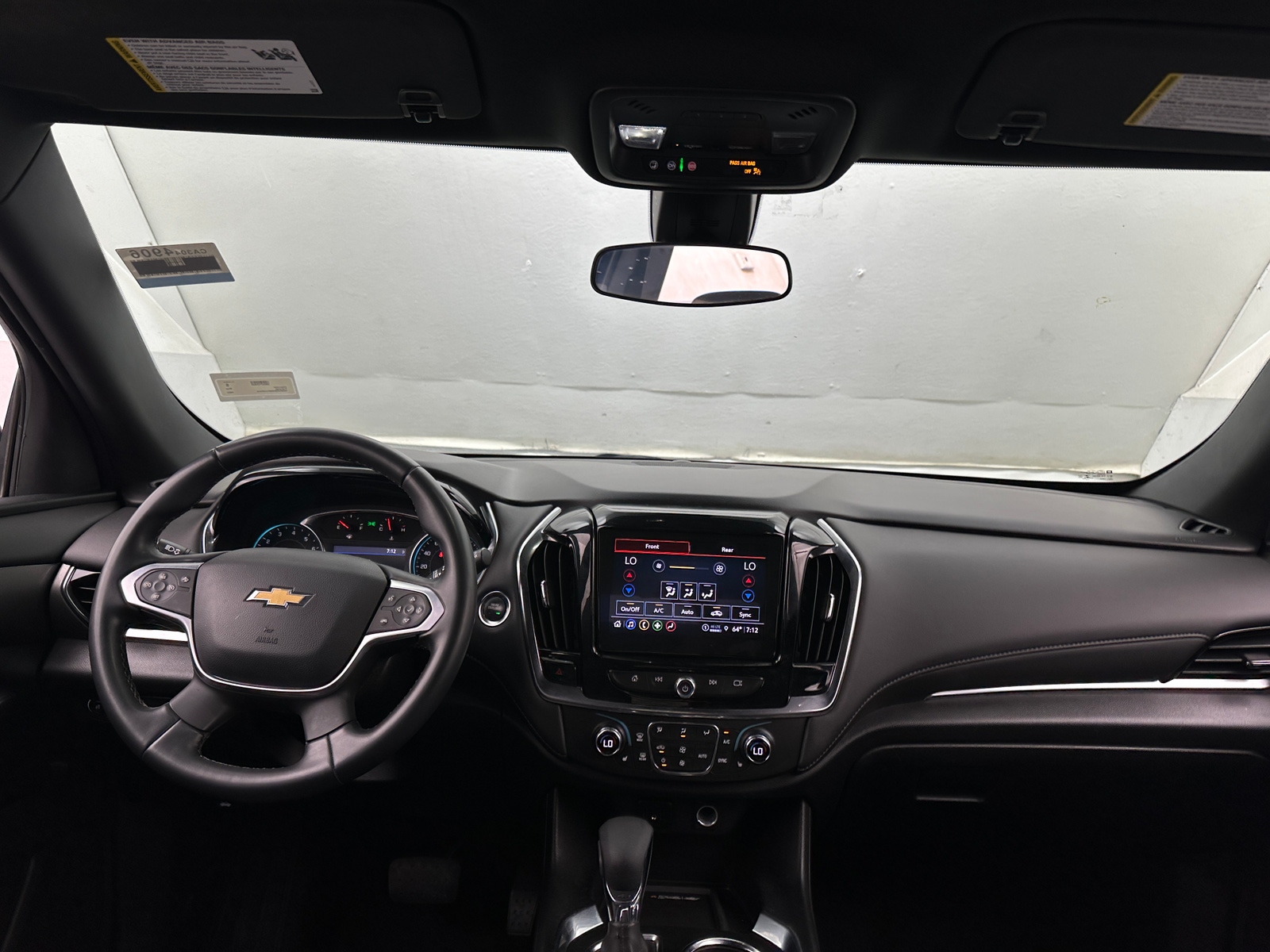 Thumbnail: 2023 Chevrolet Traverse - 3