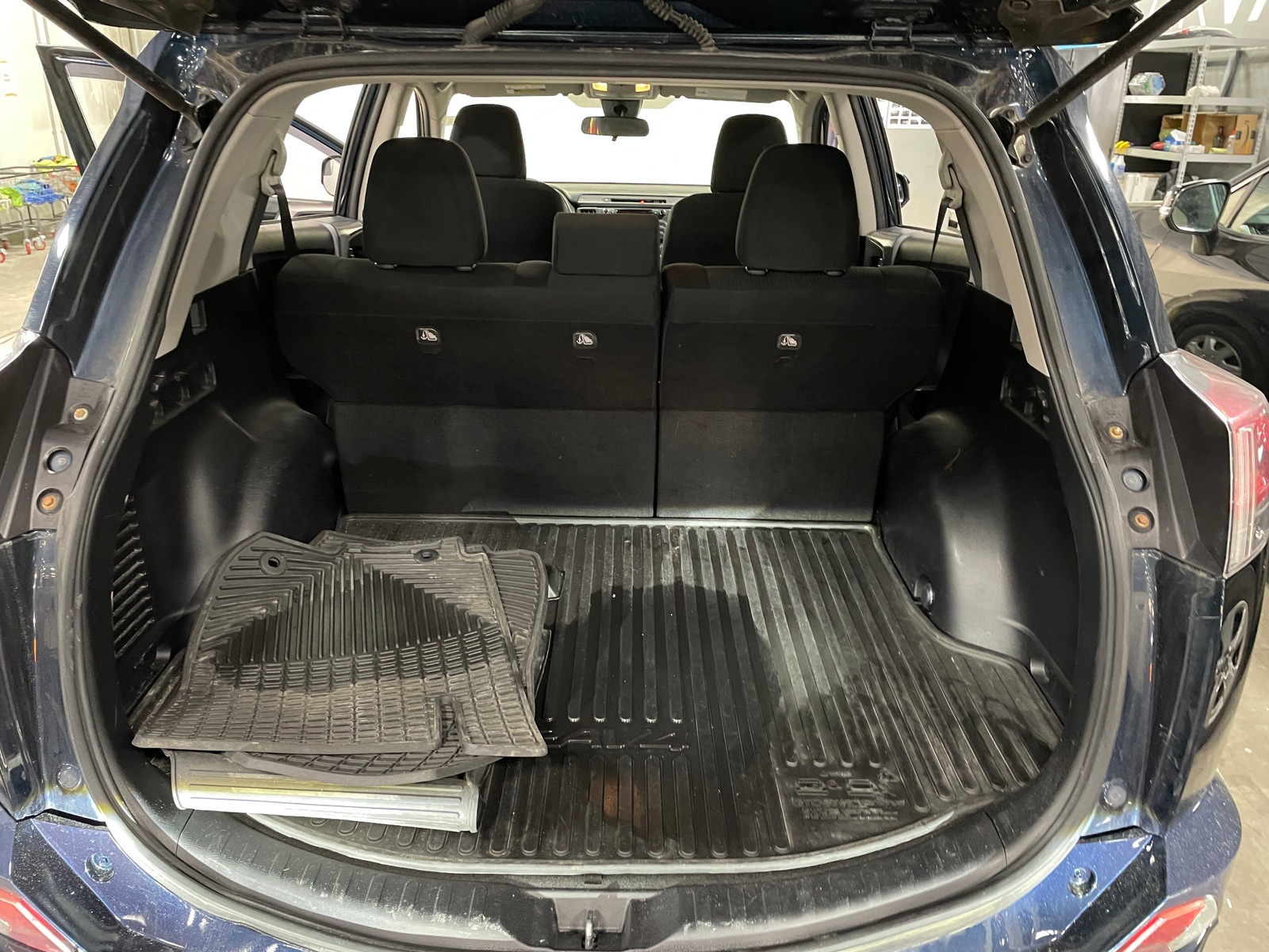 Thumbnail: 2018 Toyota RAV4 - 7