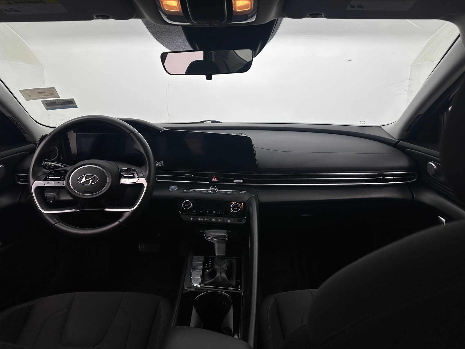Thumbnail: 2023 Hyundai Elantra - 3