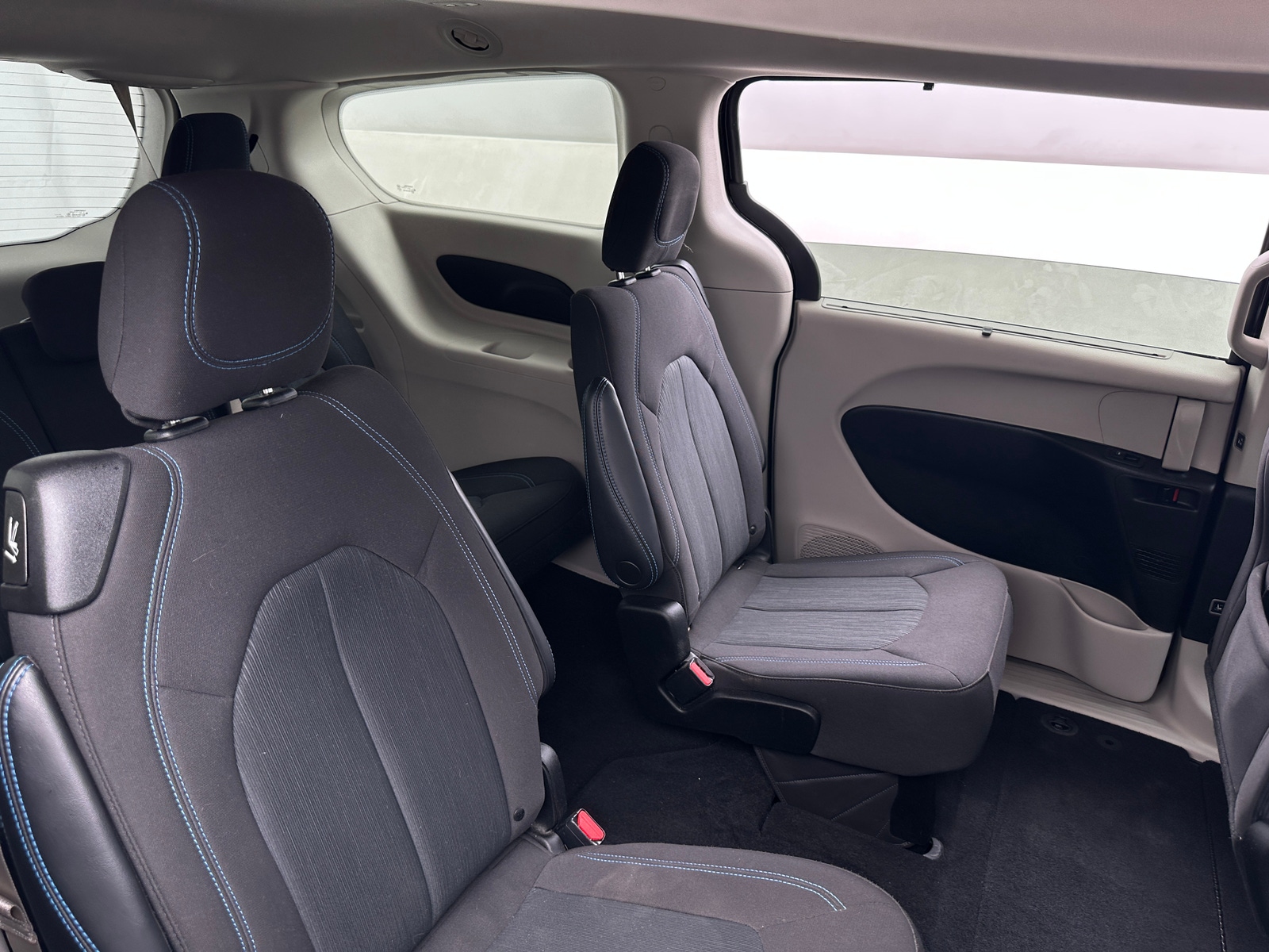 Thumbnail: 2021 Chrysler Pacifica - 6
