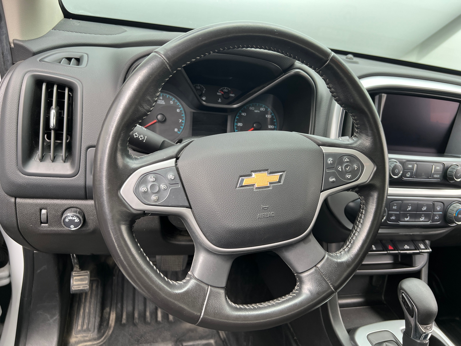 Thumbnail: 2022 Chevrolet Colorado - 5