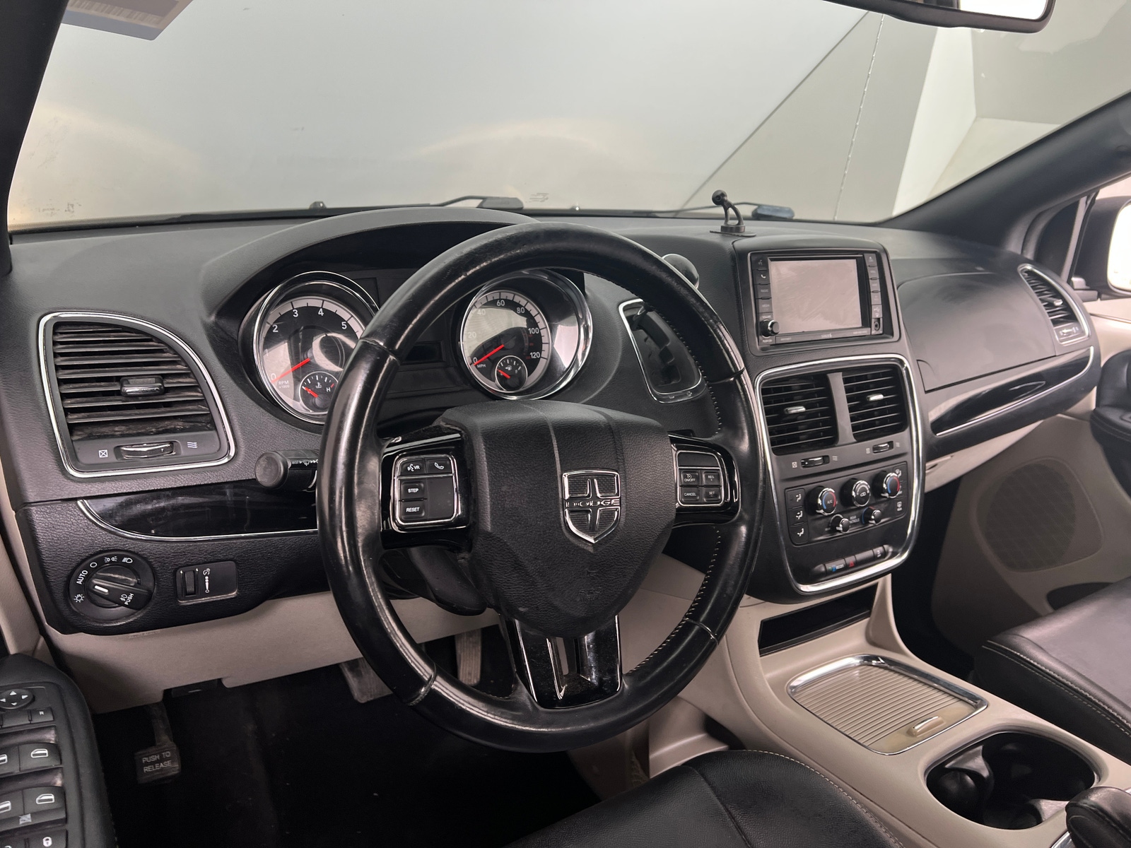 Thumbnail: 2019 Dodge Grand Caravan - 2