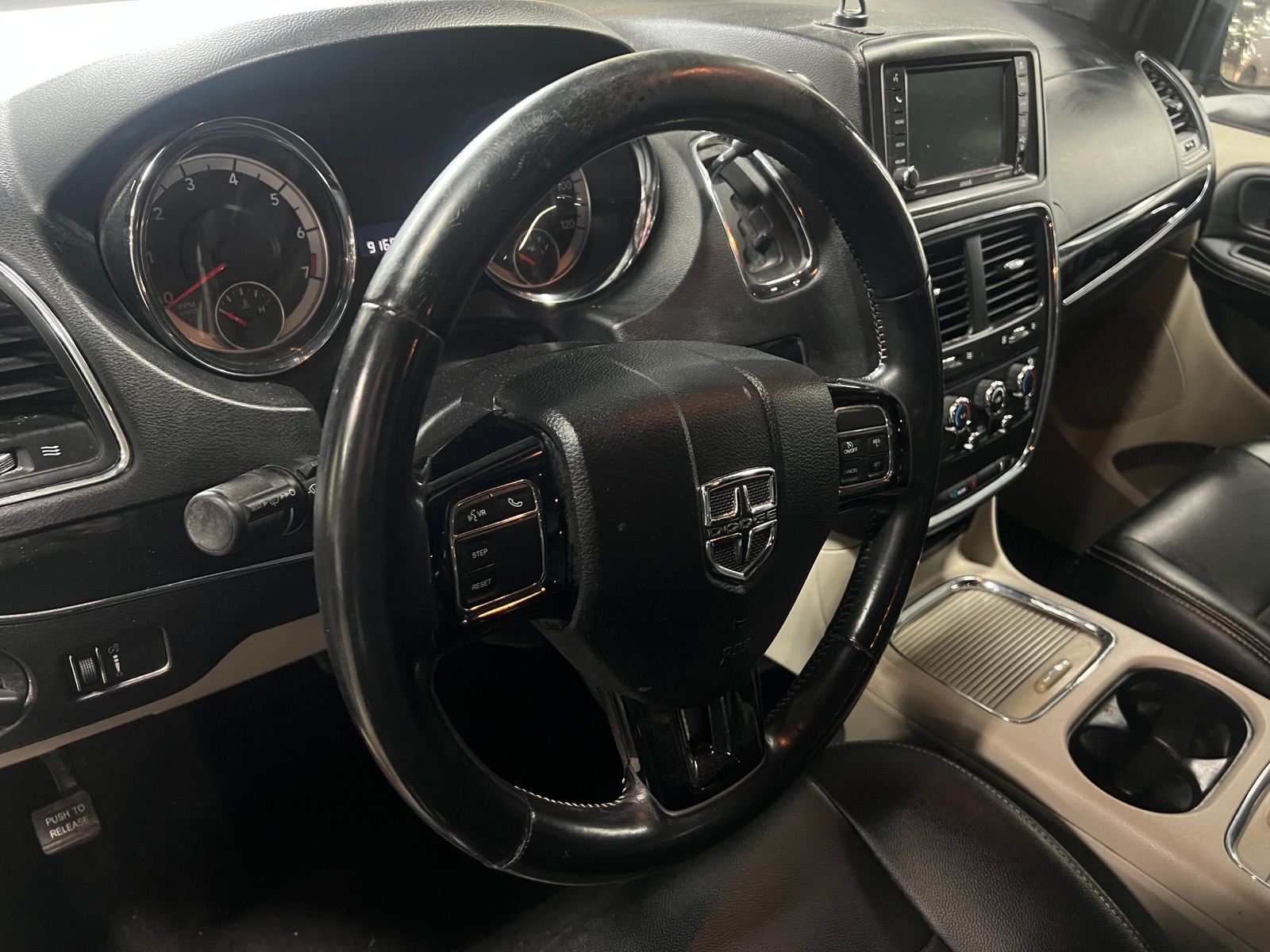 Thumbnail: 2019 Dodge Grand Caravan - 4