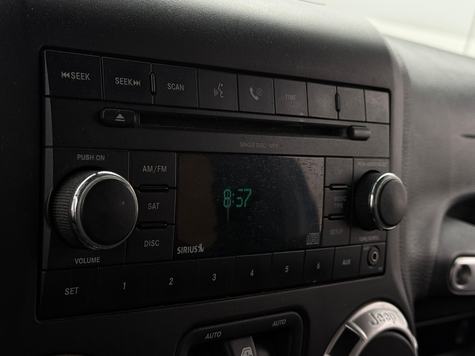 Thumbnail: 2015 Jeep Wrangler - 3