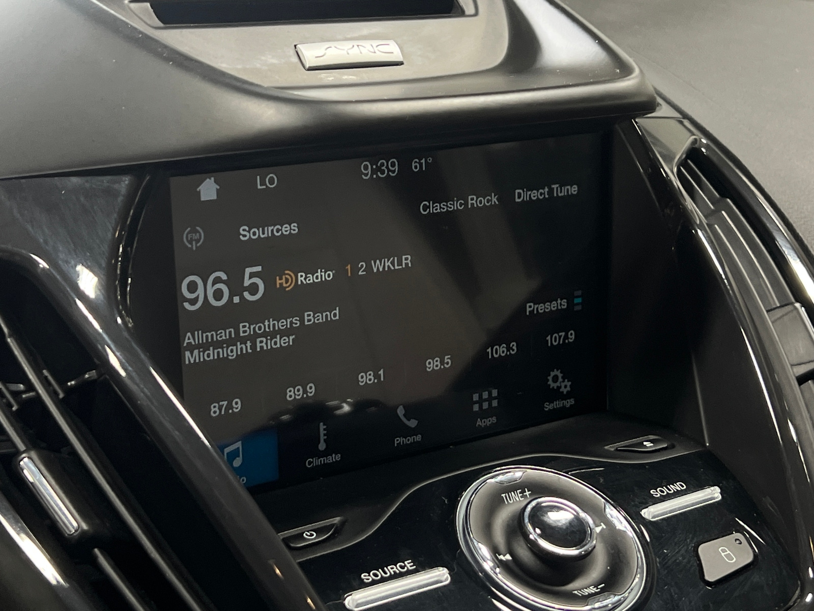 Thumbnail: 2016 Ford Escape - 3