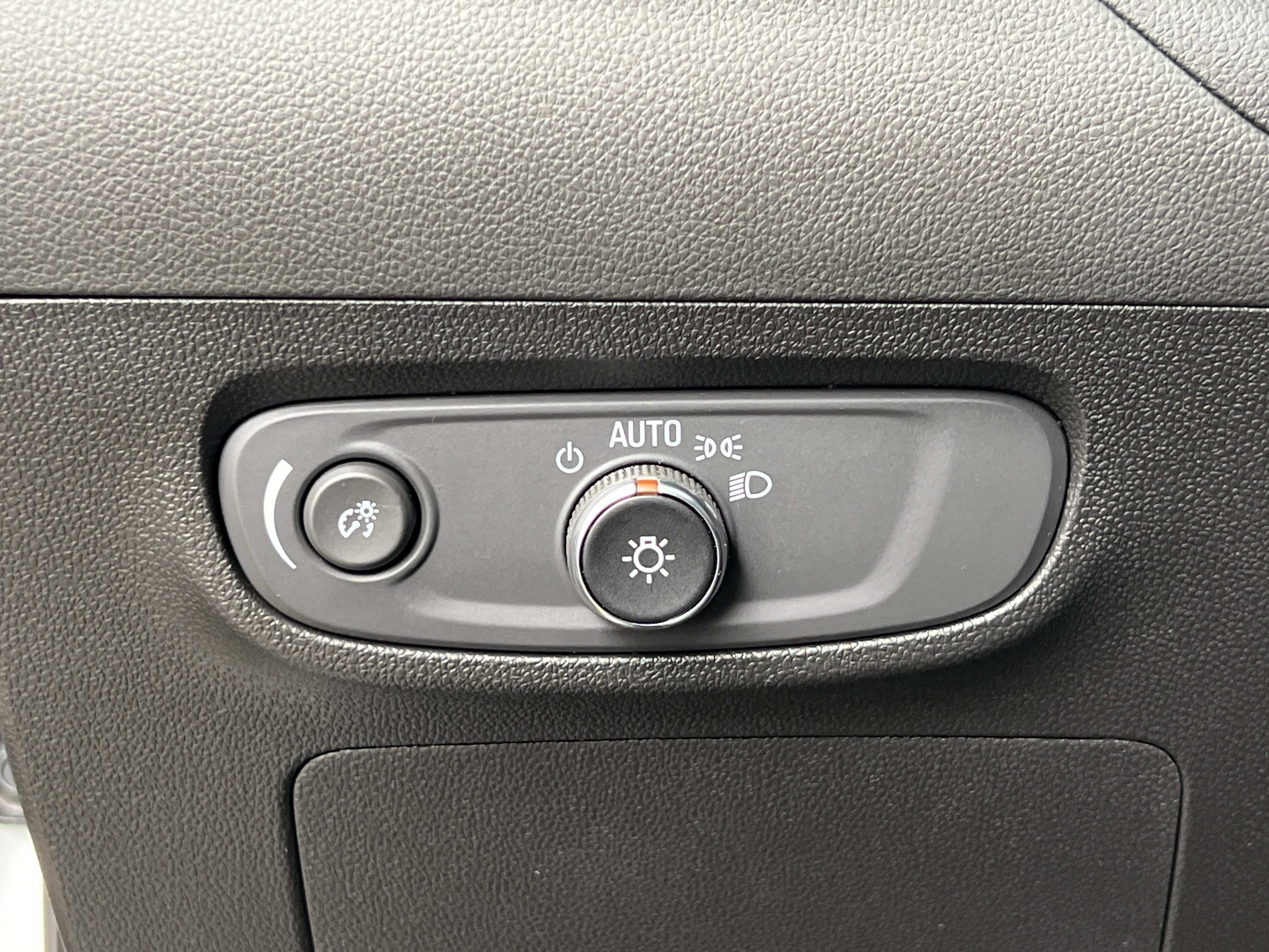 2025 Buick Encore GX Preferred - Photo 2