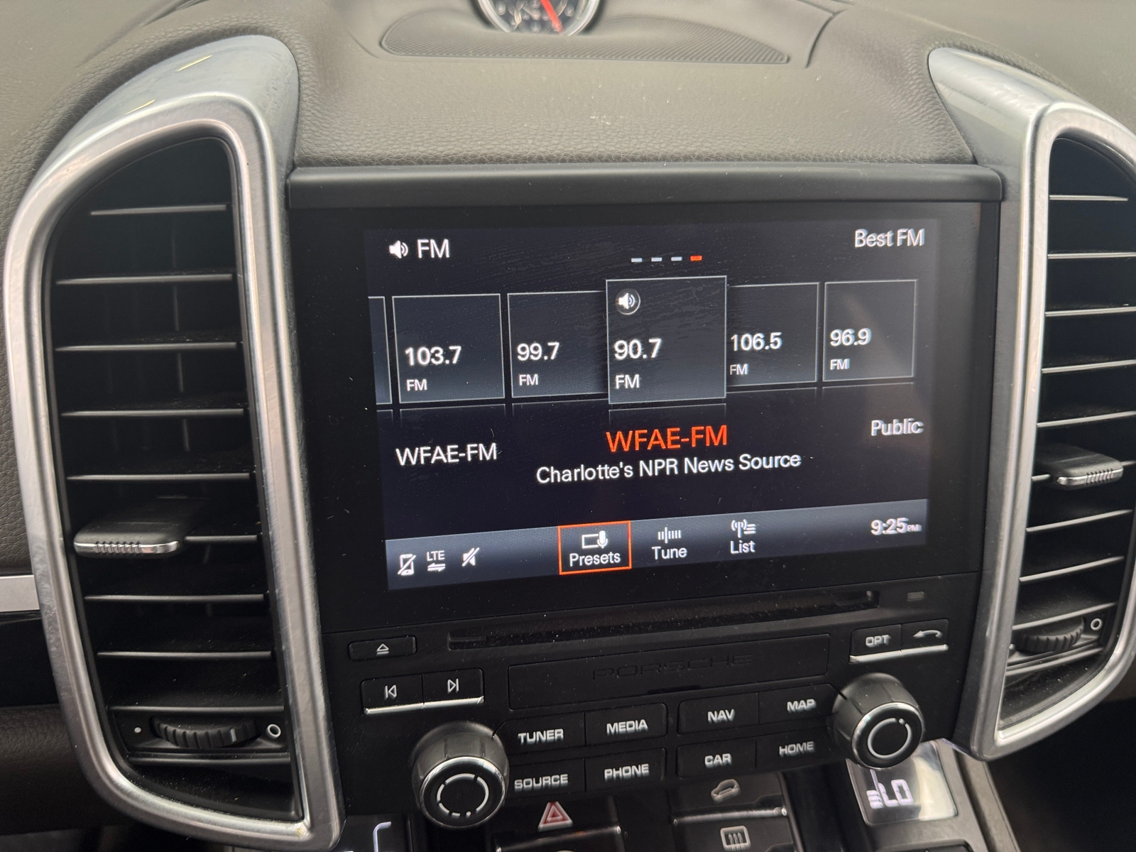 Thumbnail: 2018 Porsche Cayenne - 3