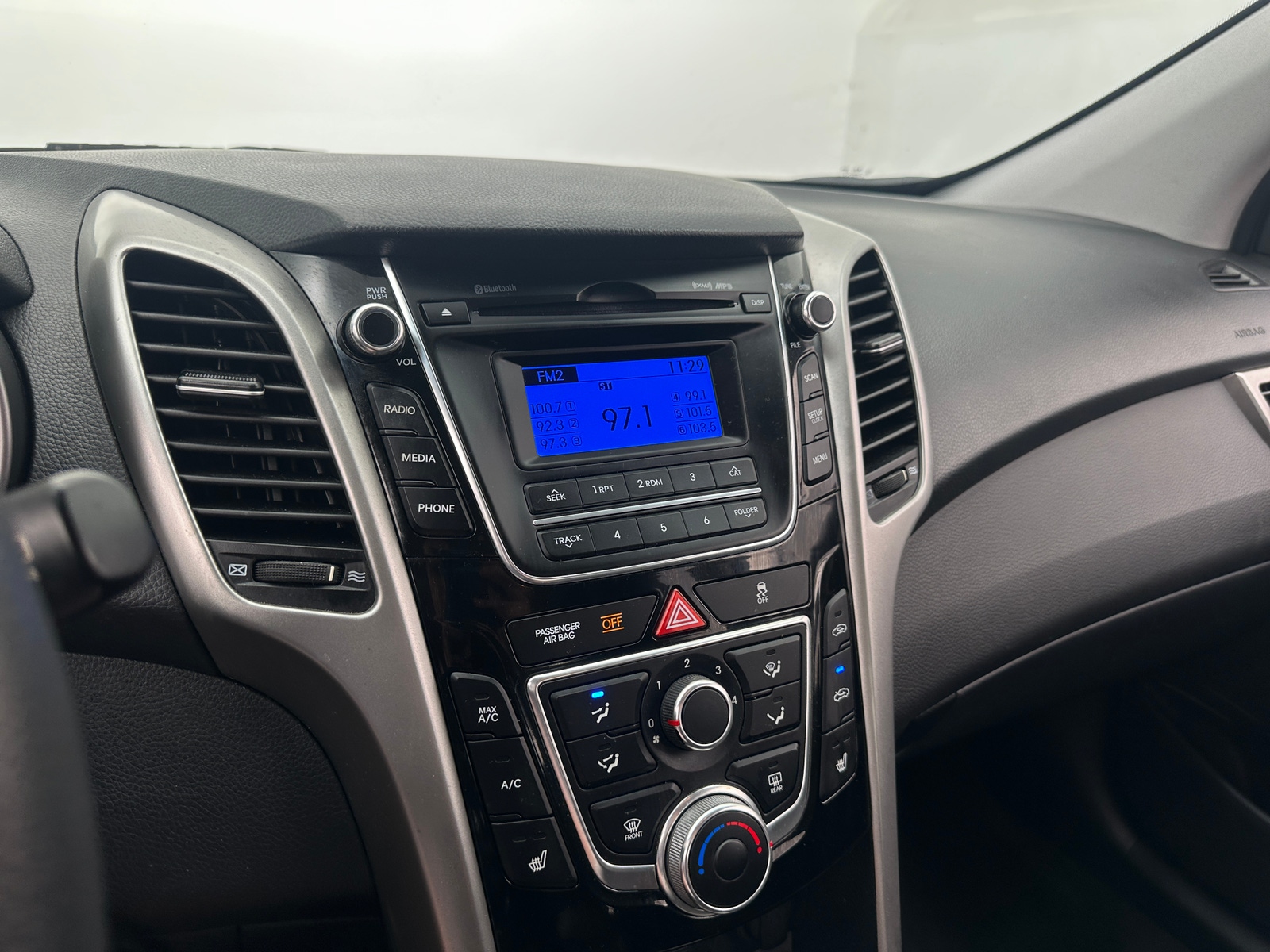 Thumbnail: 2016 Hyundai Elantra - 4