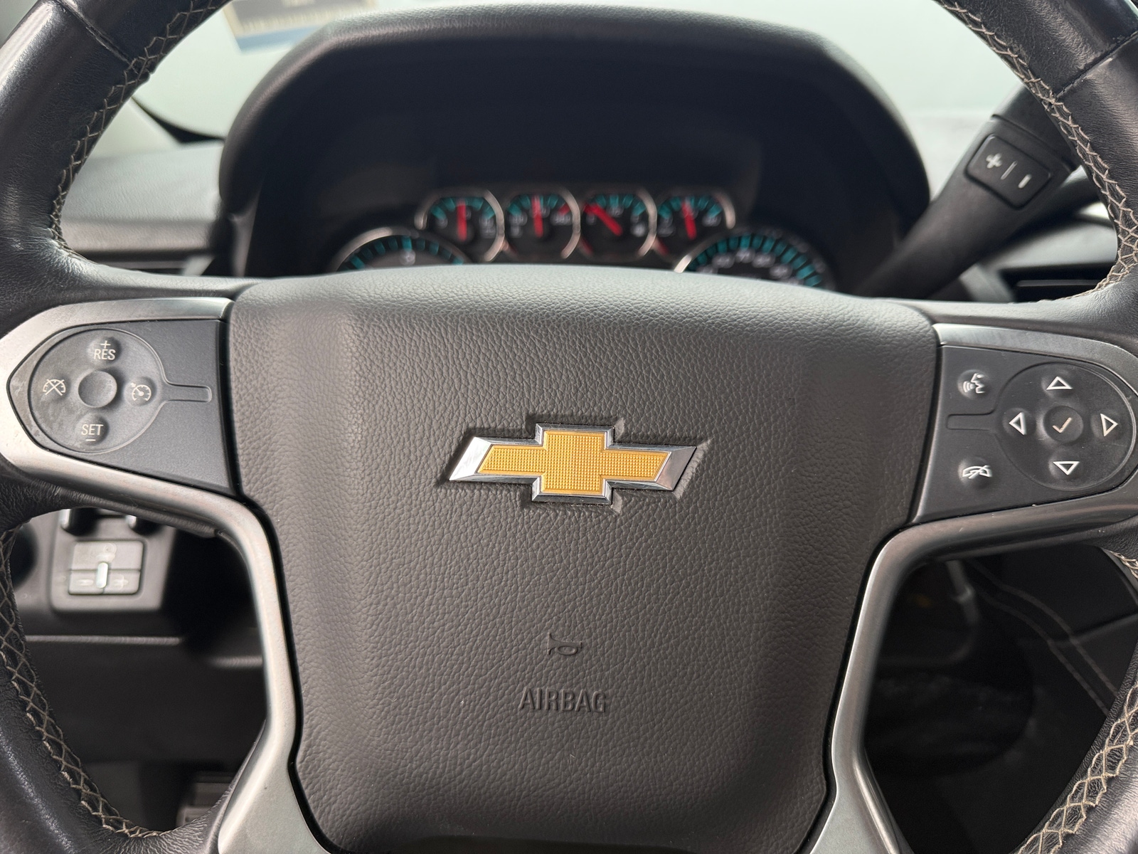 Thumbnail: 2017 Chevrolet Tahoe - 5