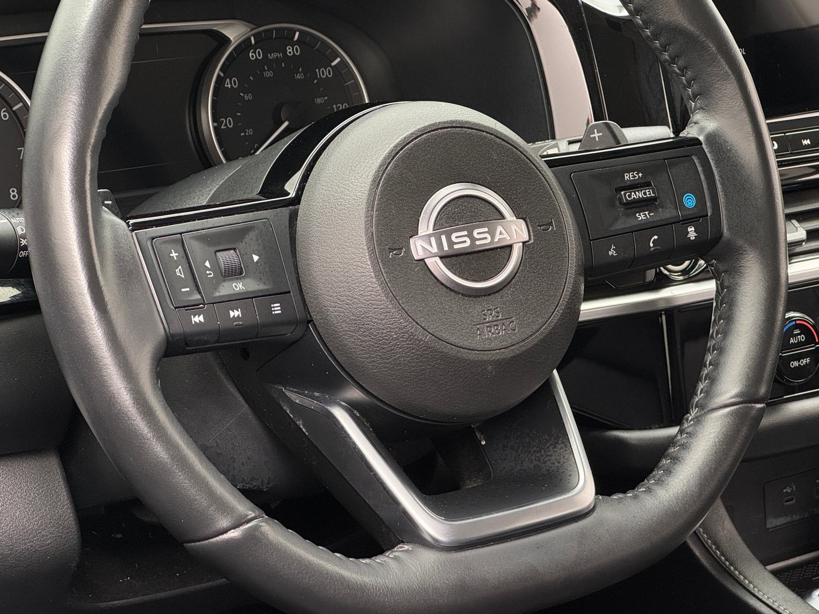 Thumbnail: 2024 Nissan Pathfinder - 4