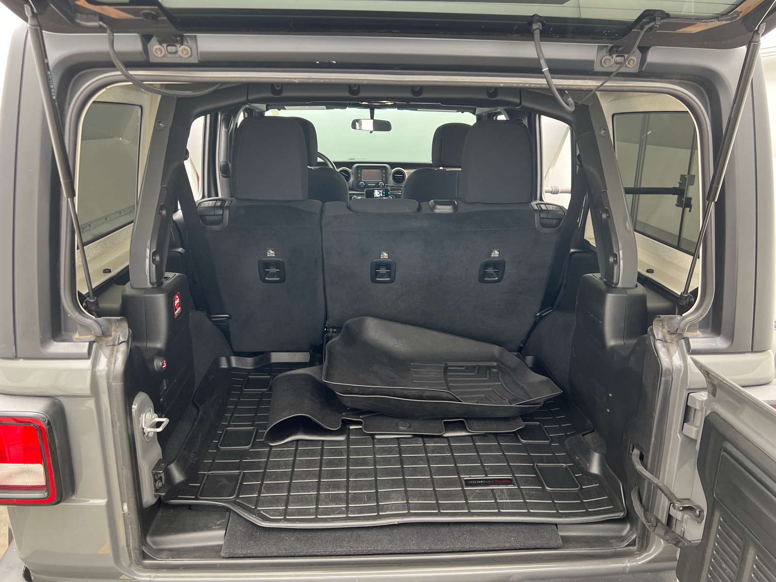 Thumbnail: 2020 Jeep Wrangler - 7