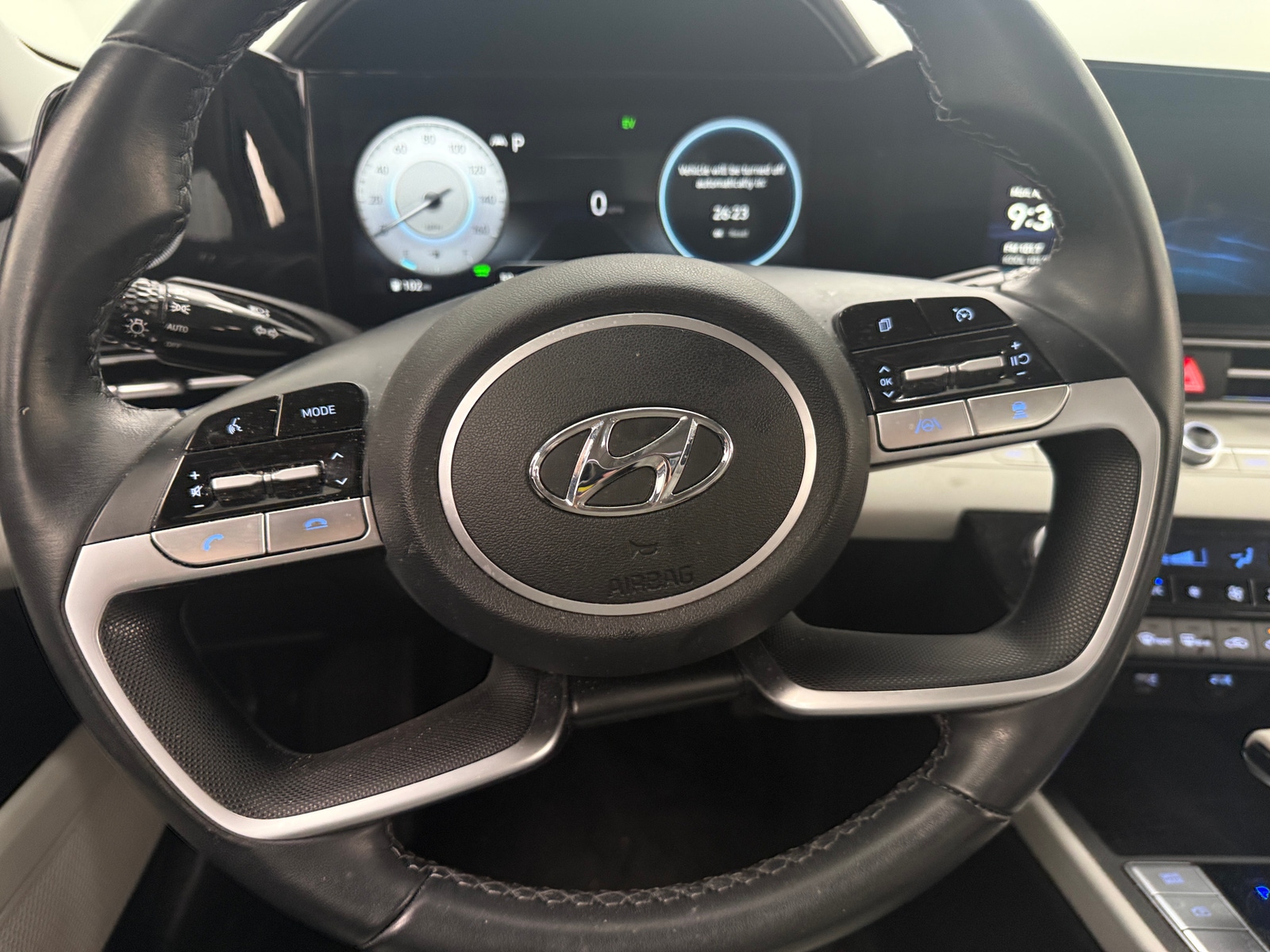 Thumbnail: 2023 Hyundai Elantra - 4