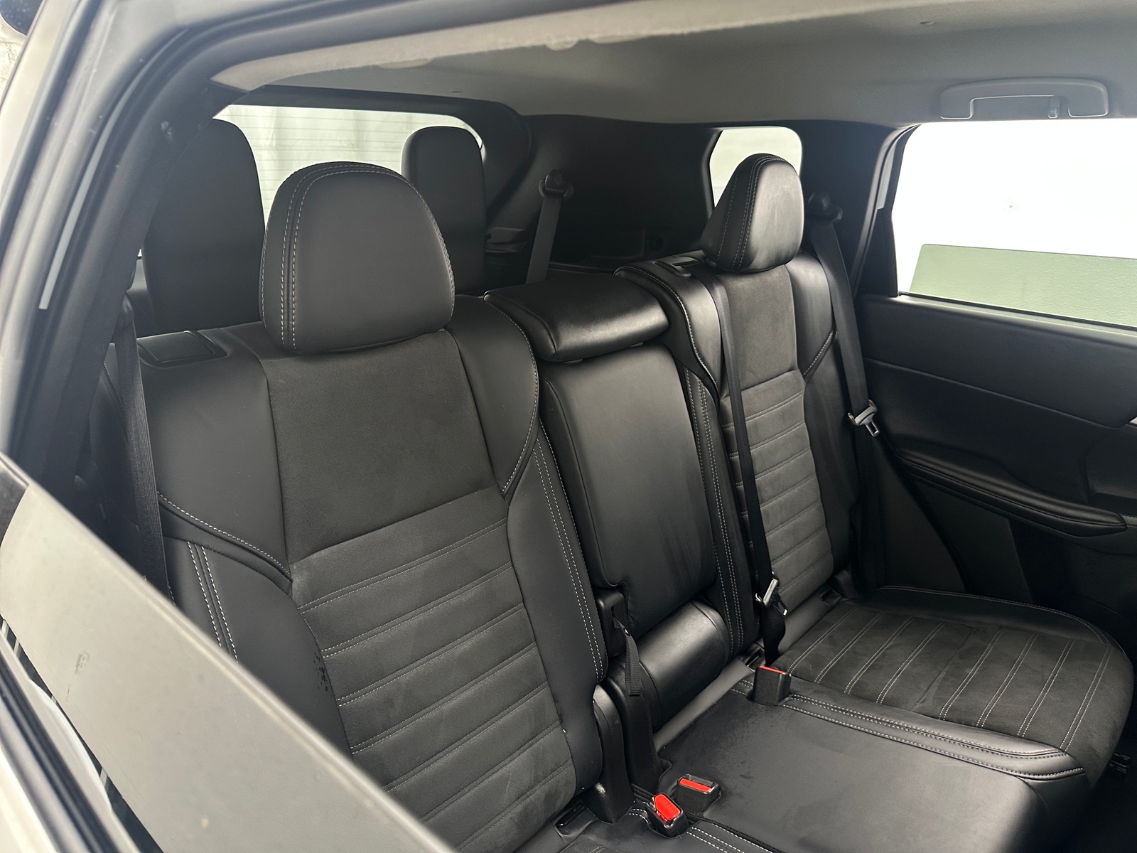 Thumbnail: 2025 Mitsubishi Outlander - 5