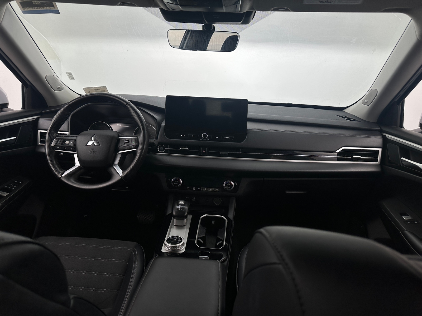 Thumbnail: 2025 Mitsubishi Outlander - 2