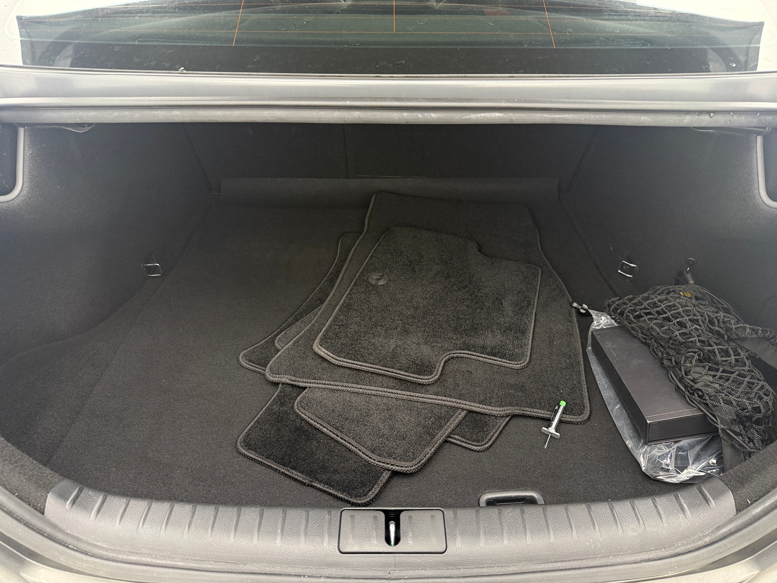 Thumbnail: 2022 Genesis G70 - 6