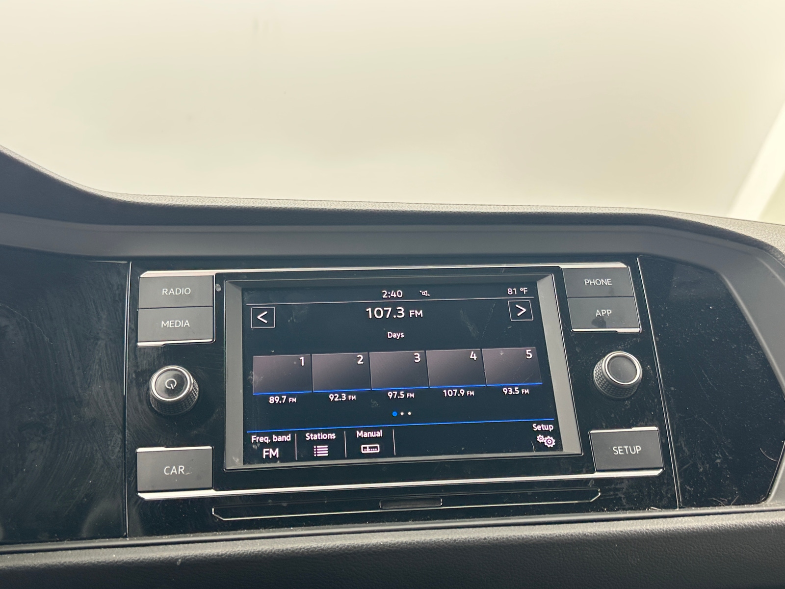 Thumbnail: 2019 Volkswagen Jetta - 4