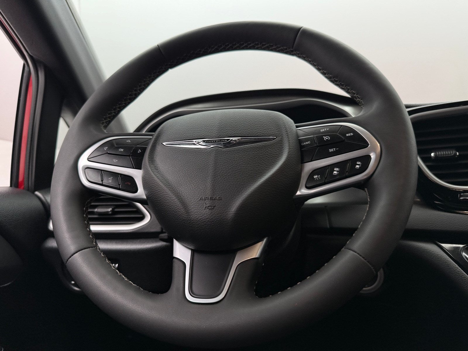 Thumbnail: 2025 Chrysler Pacifica - 4