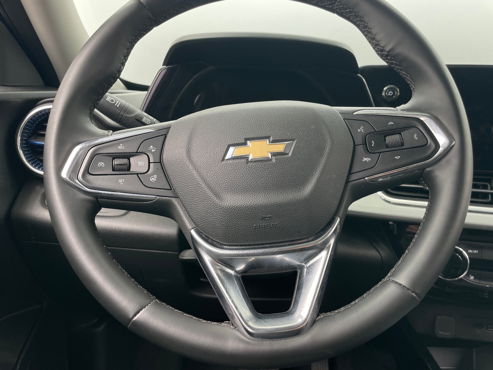 Thumbnail: 2025 Chevrolet Trax - 5