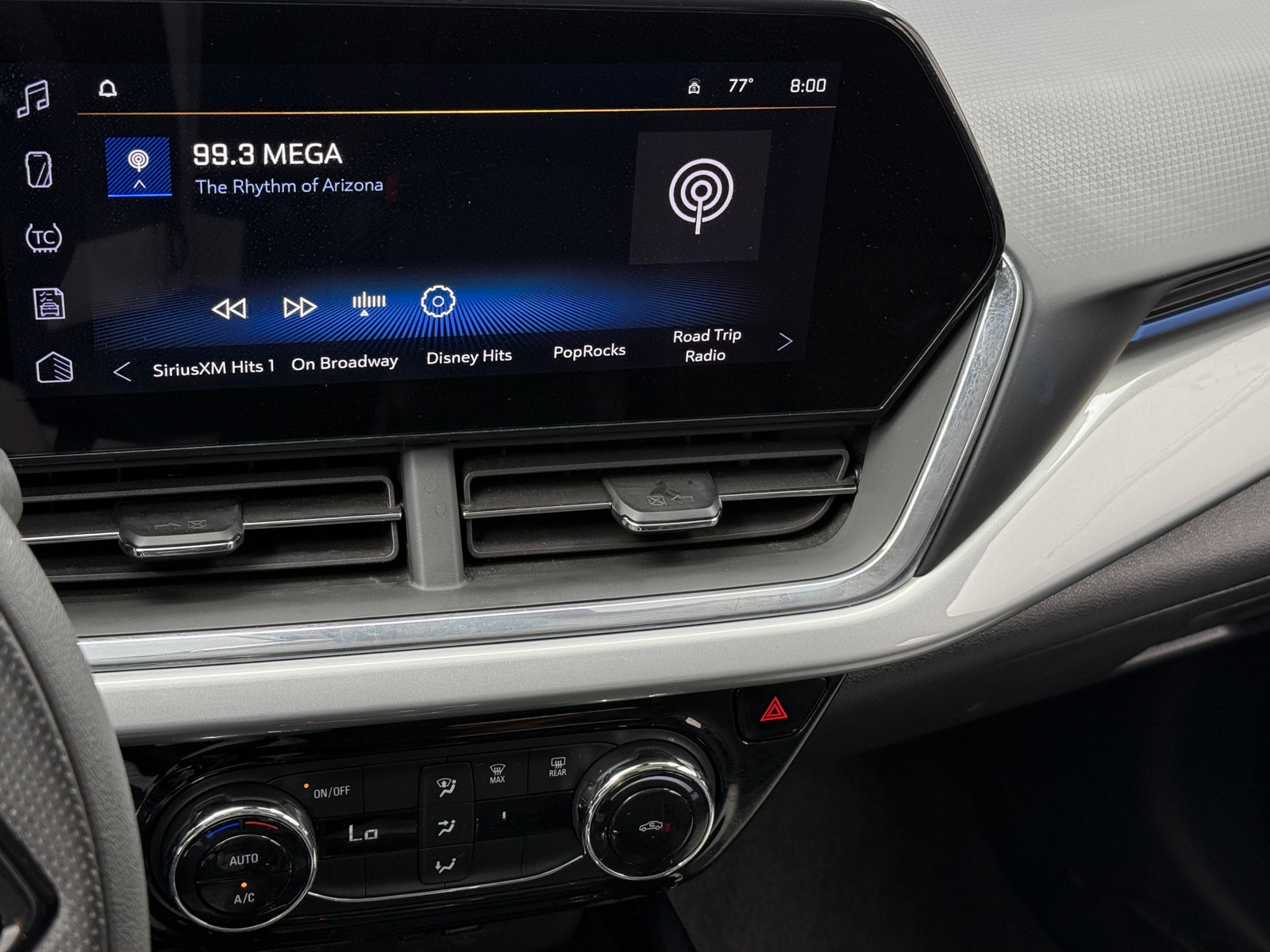 Thumbnail: 2025 Chevrolet Trax - 4