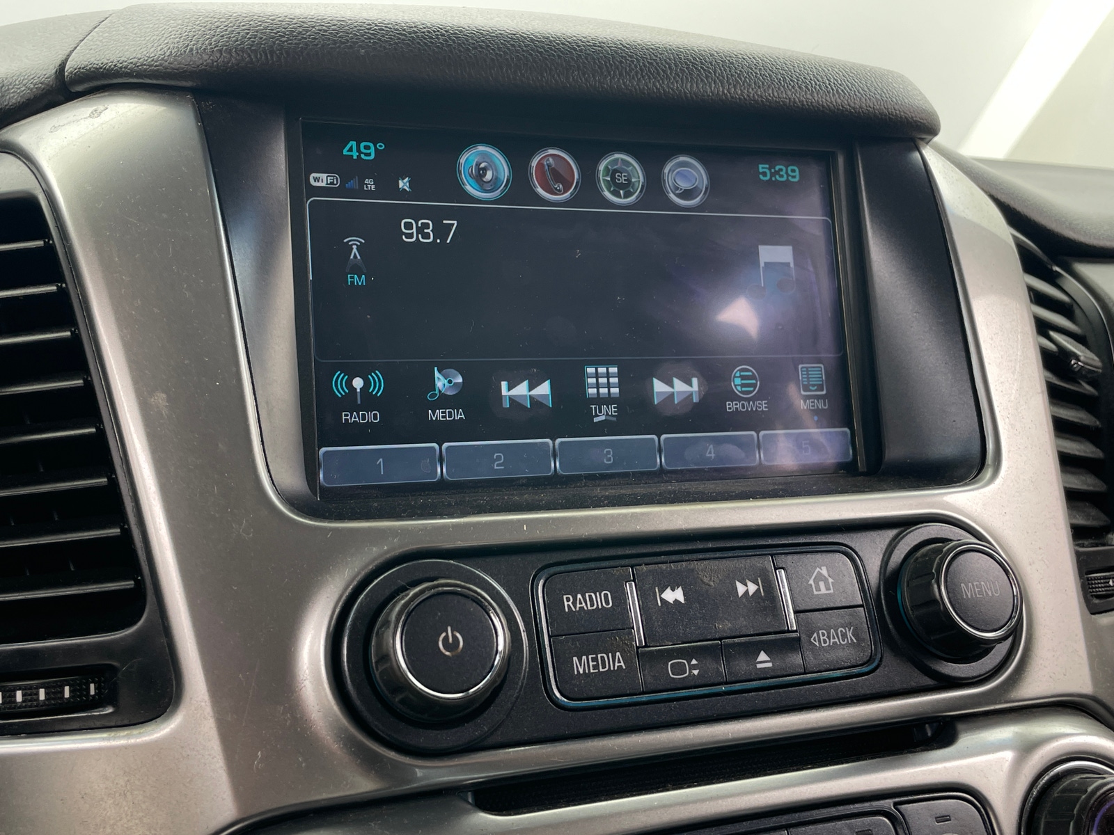 Thumbnail: 2019 Chevrolet Tahoe - 4