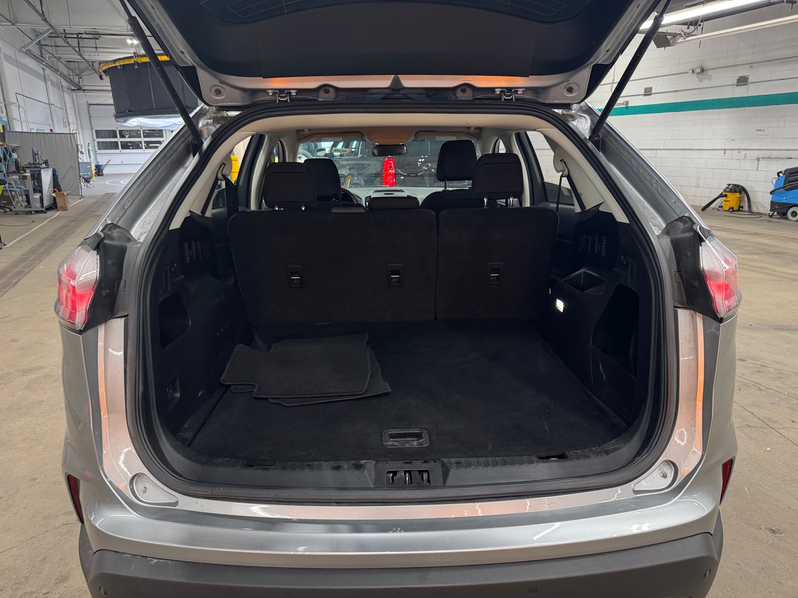 Thumbnail: 2020 Ford Edge - 7