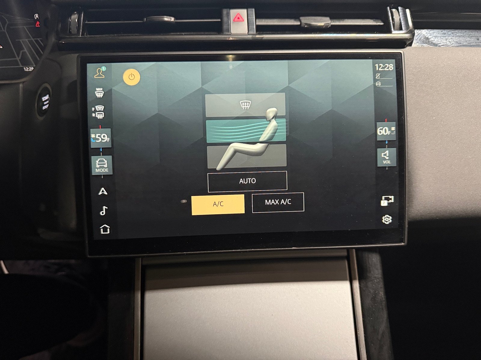 Thumbnail: 2024 Land Rover Range Rover Velar - 3