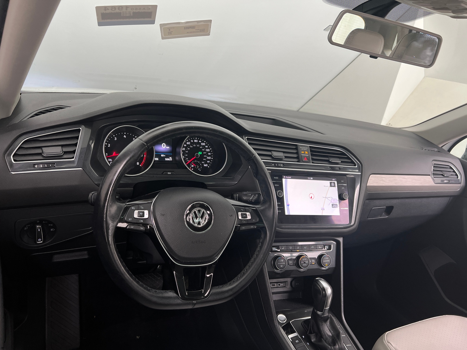 Thumbnail: 2018 Volkswagen Tiguan - 2