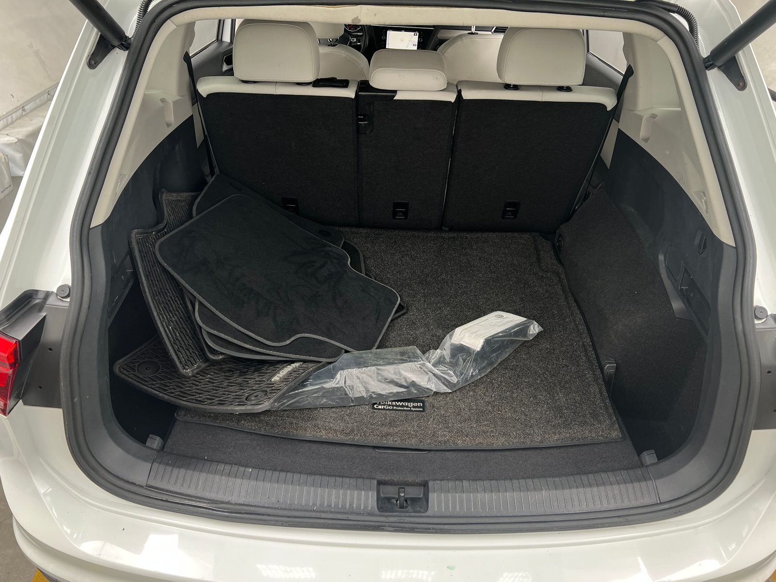 Thumbnail: 2018 Volkswagen Tiguan - 6