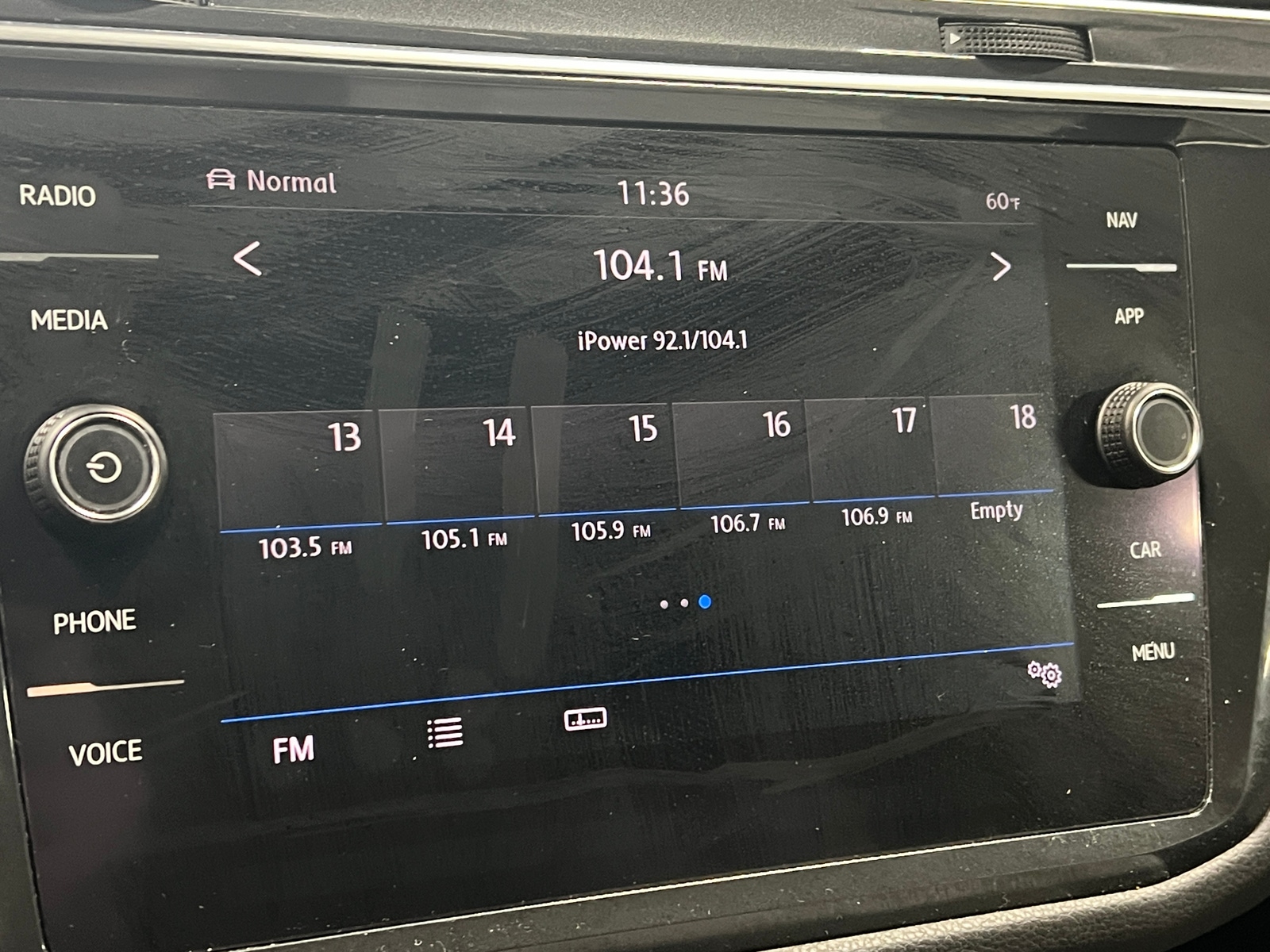 Thumbnail: 2018 Volkswagen Tiguan - 3