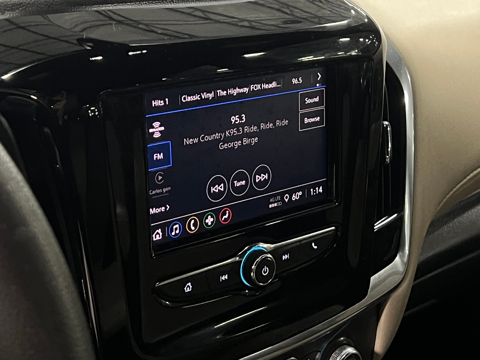 Thumbnail: 2023 Chevrolet Traverse - 4