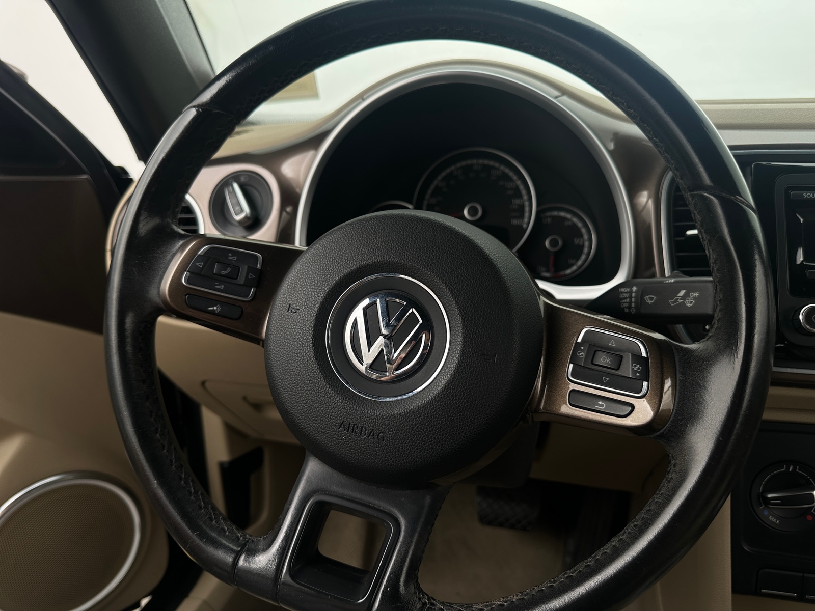 Thumbnail: 2014 Volkswagen Beetle - 3