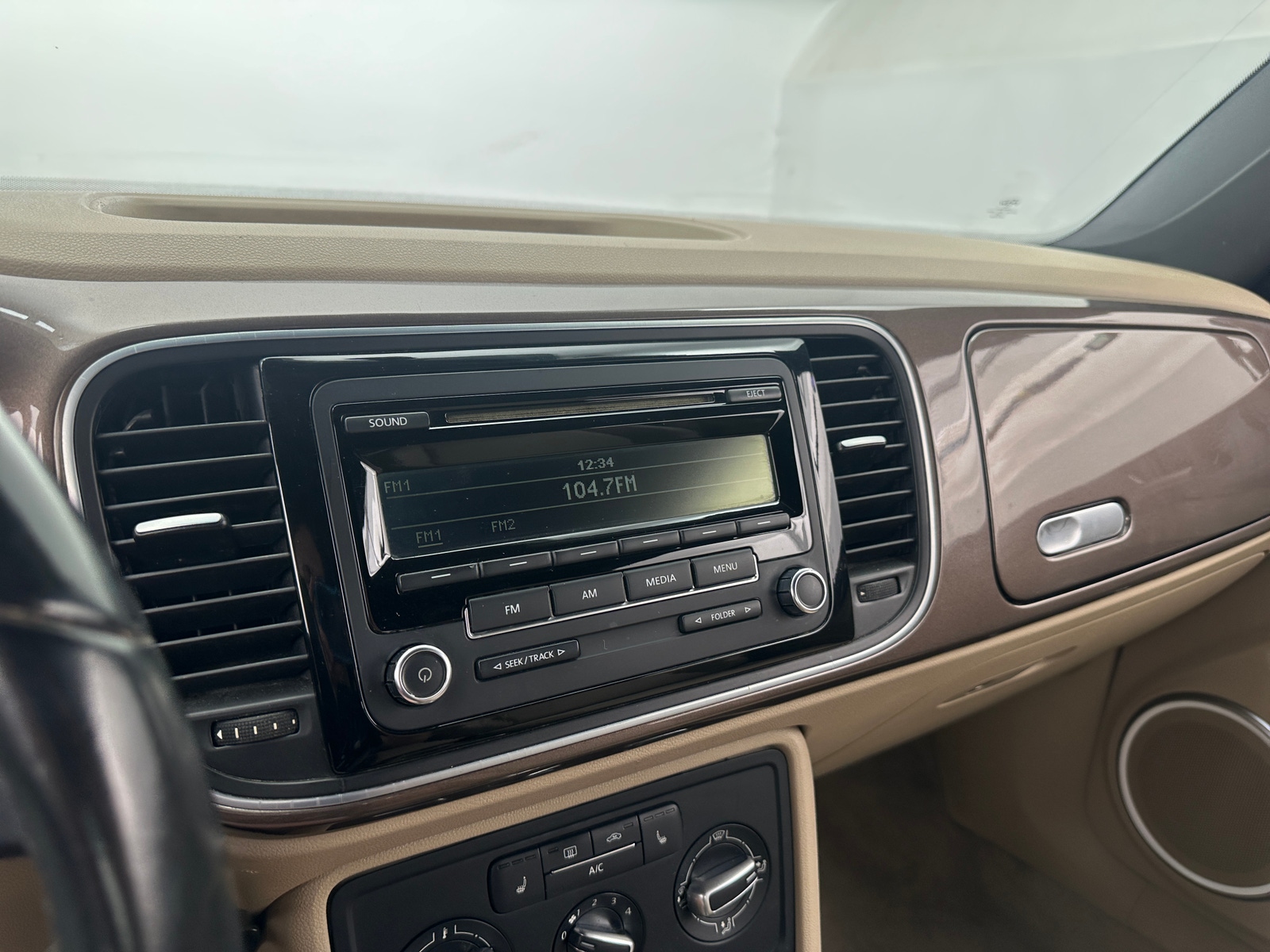 Thumbnail: 2014 Volkswagen Beetle - 2